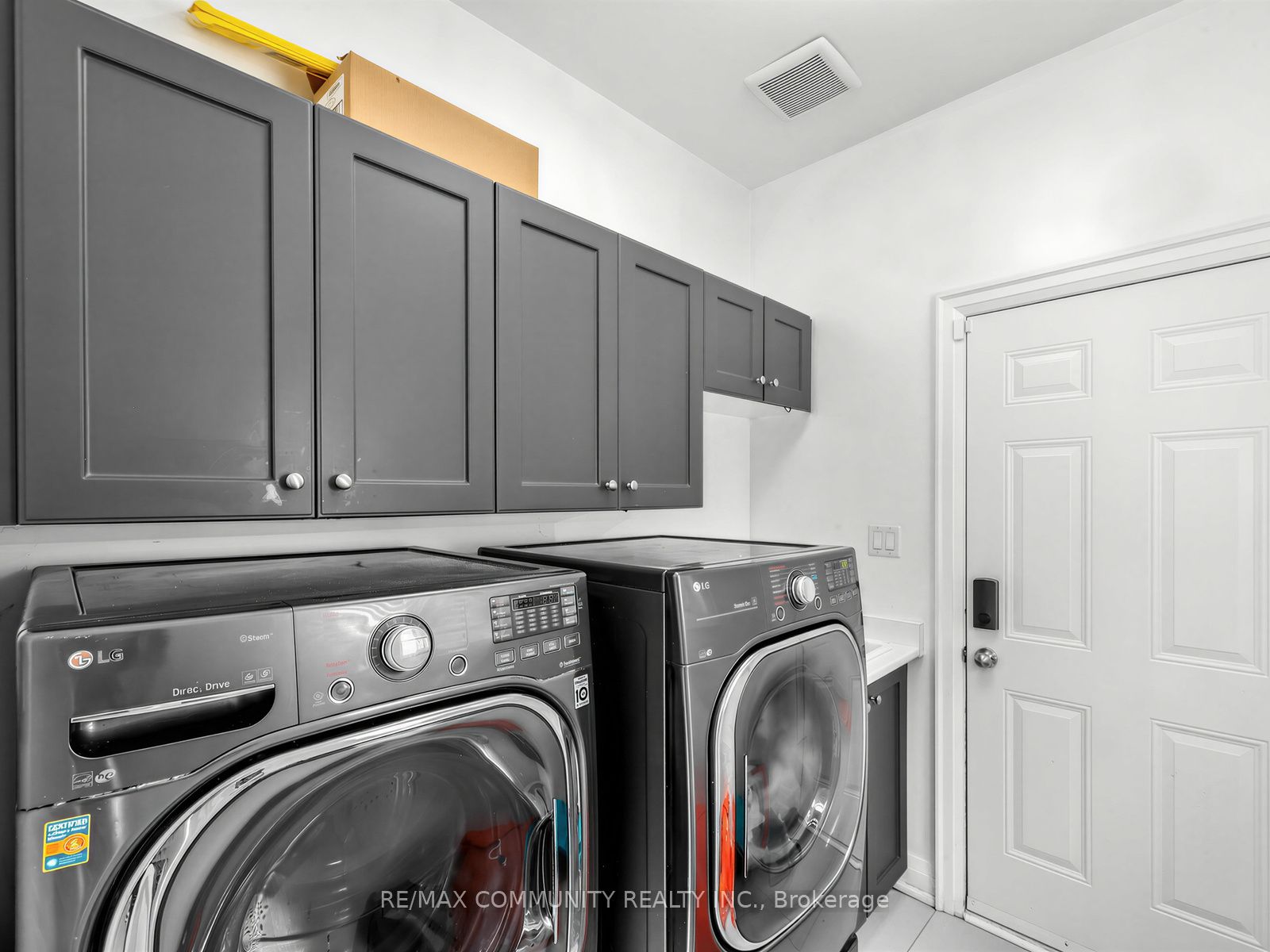 9 Clutterbuck Lane, Ajax, ON L1T 0N6