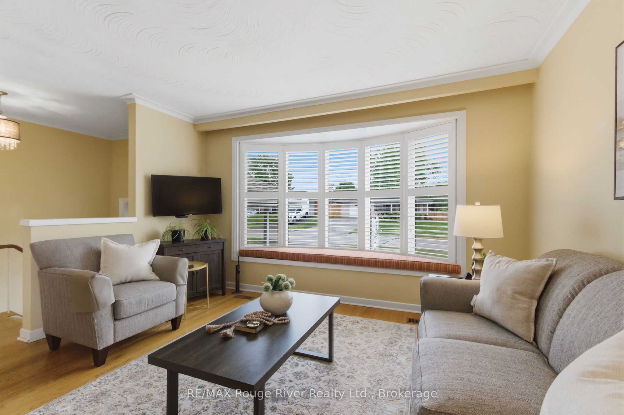 910 Crocus Crescent, Whitby, ON L1N 2A7