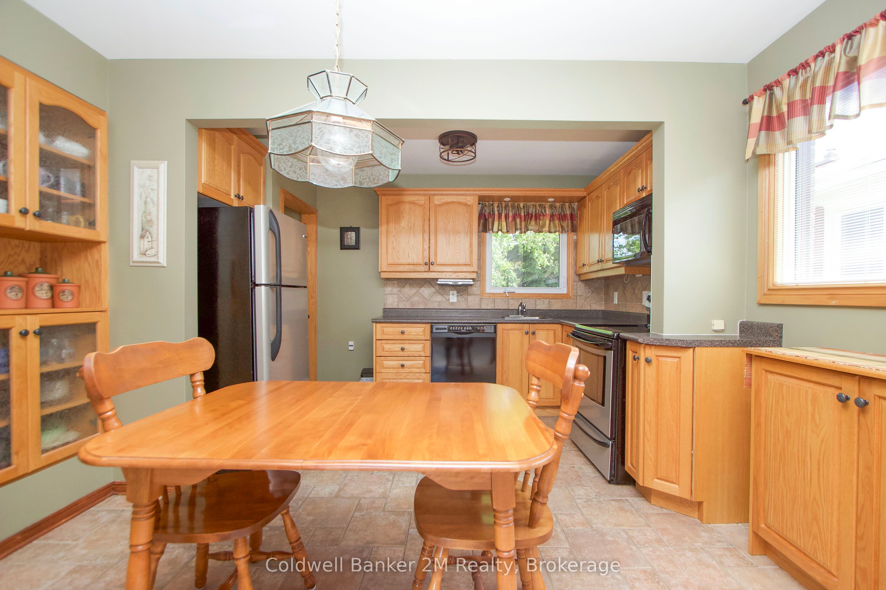 453 Rosmere Street, Oshawa, ON L1J 5H4