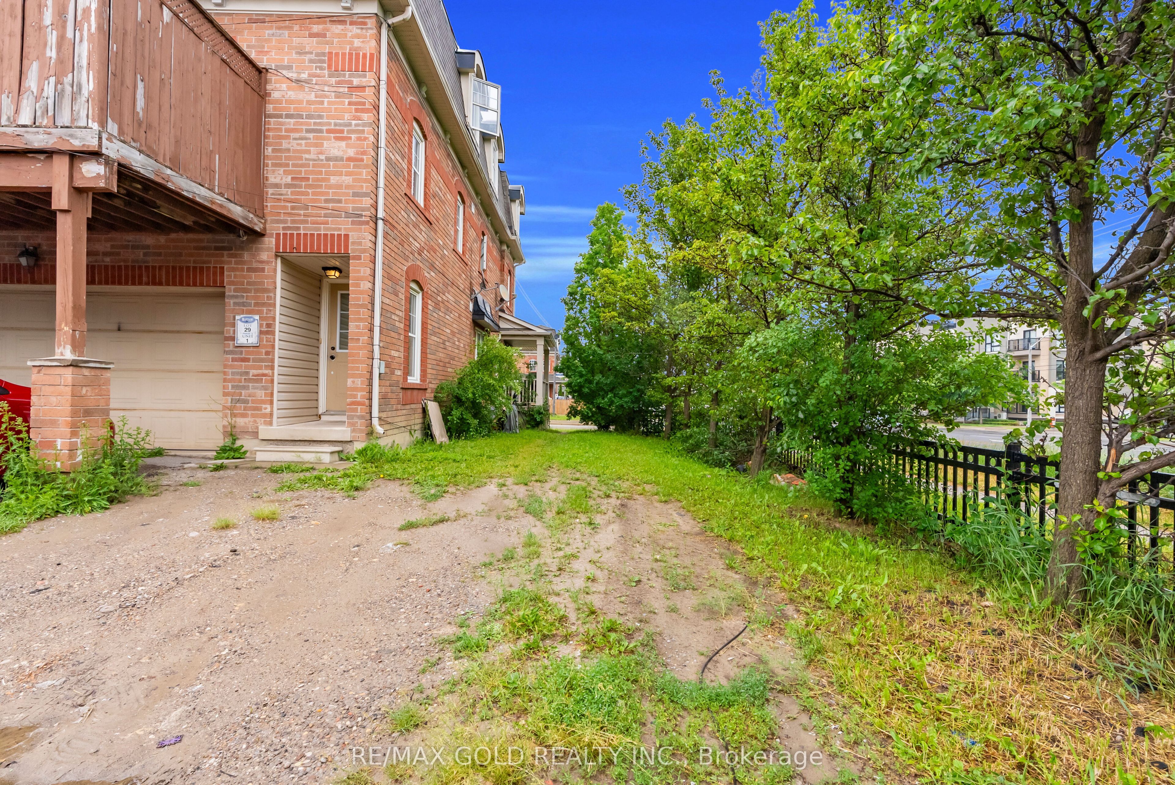 4 Ecopark Gate, Toronto, ON M1B 6G8