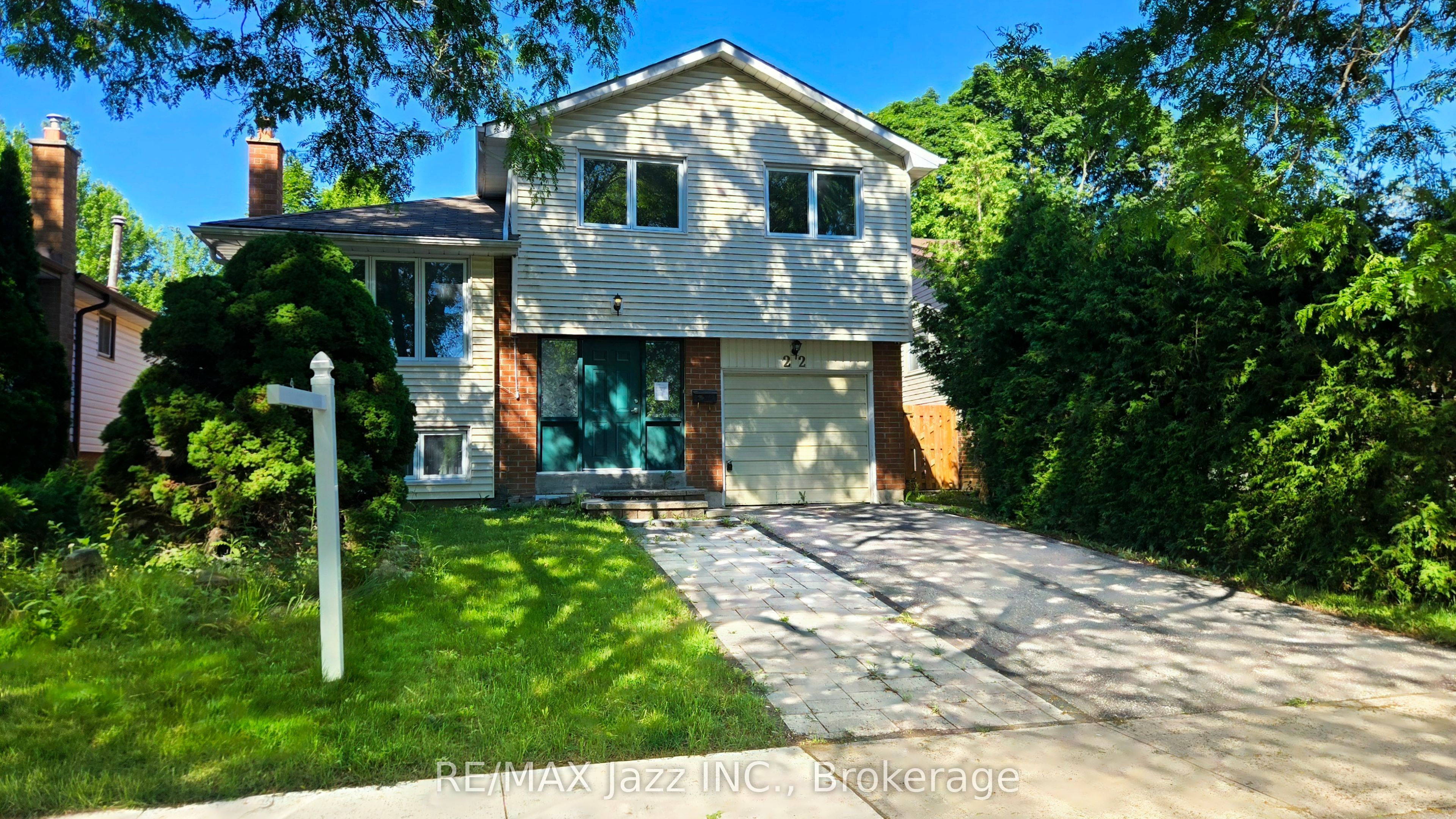 22 Renfield Crescent, Whitby, ON L1P 1B4