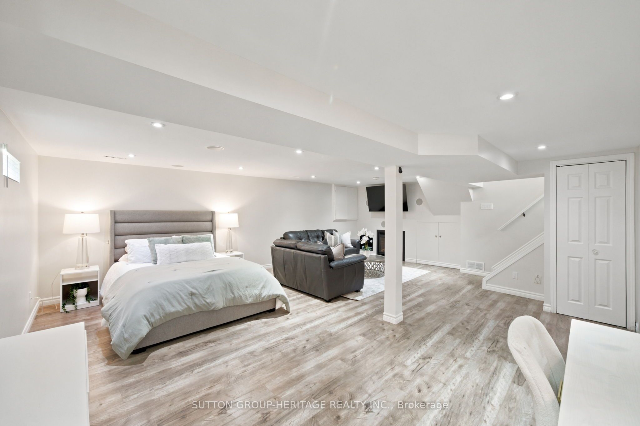 6 Lewin Crescent, Ajax, ON L1S 3A3
