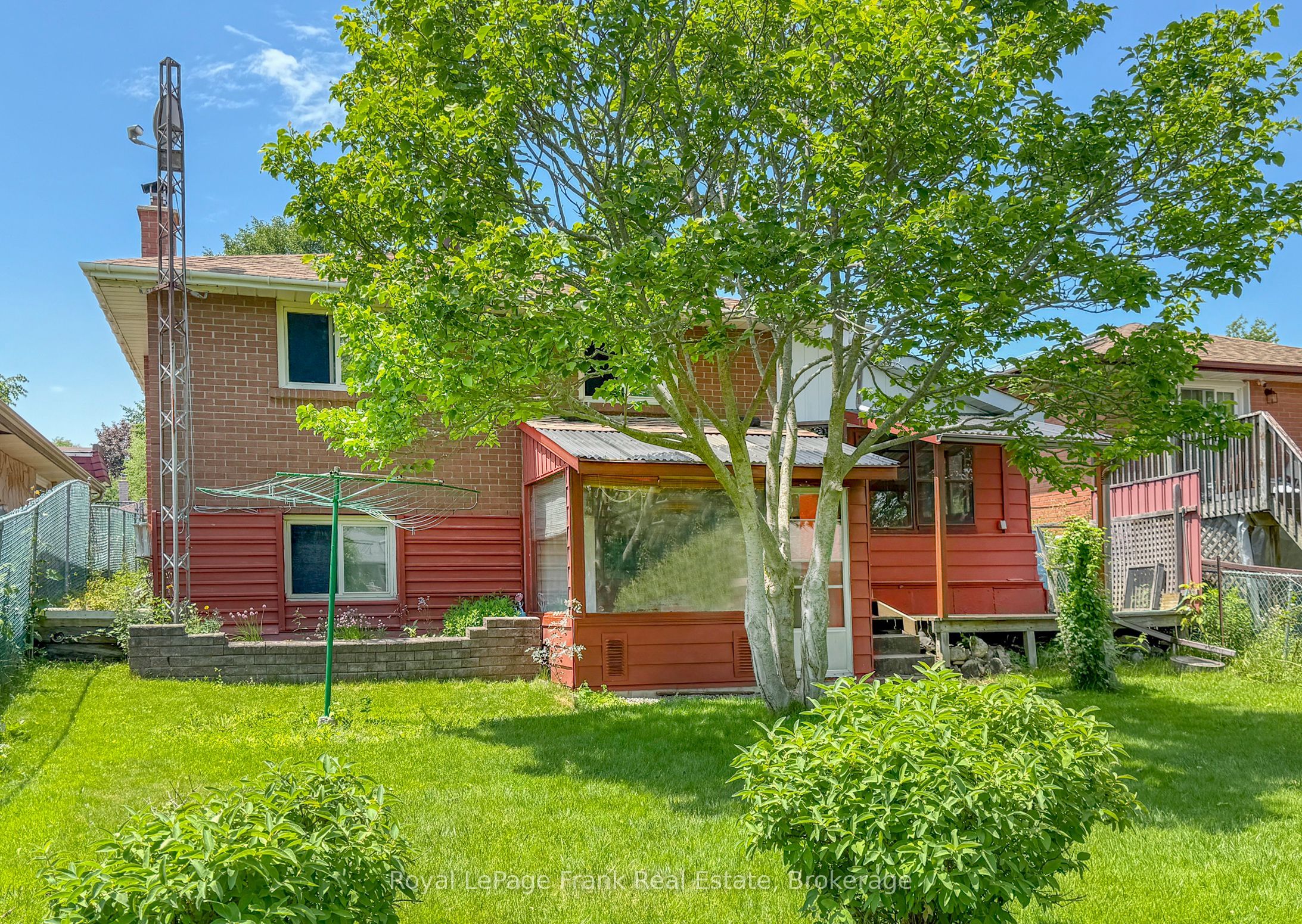 259 Nipigon Street, Oshawa, ON L1J 4N8