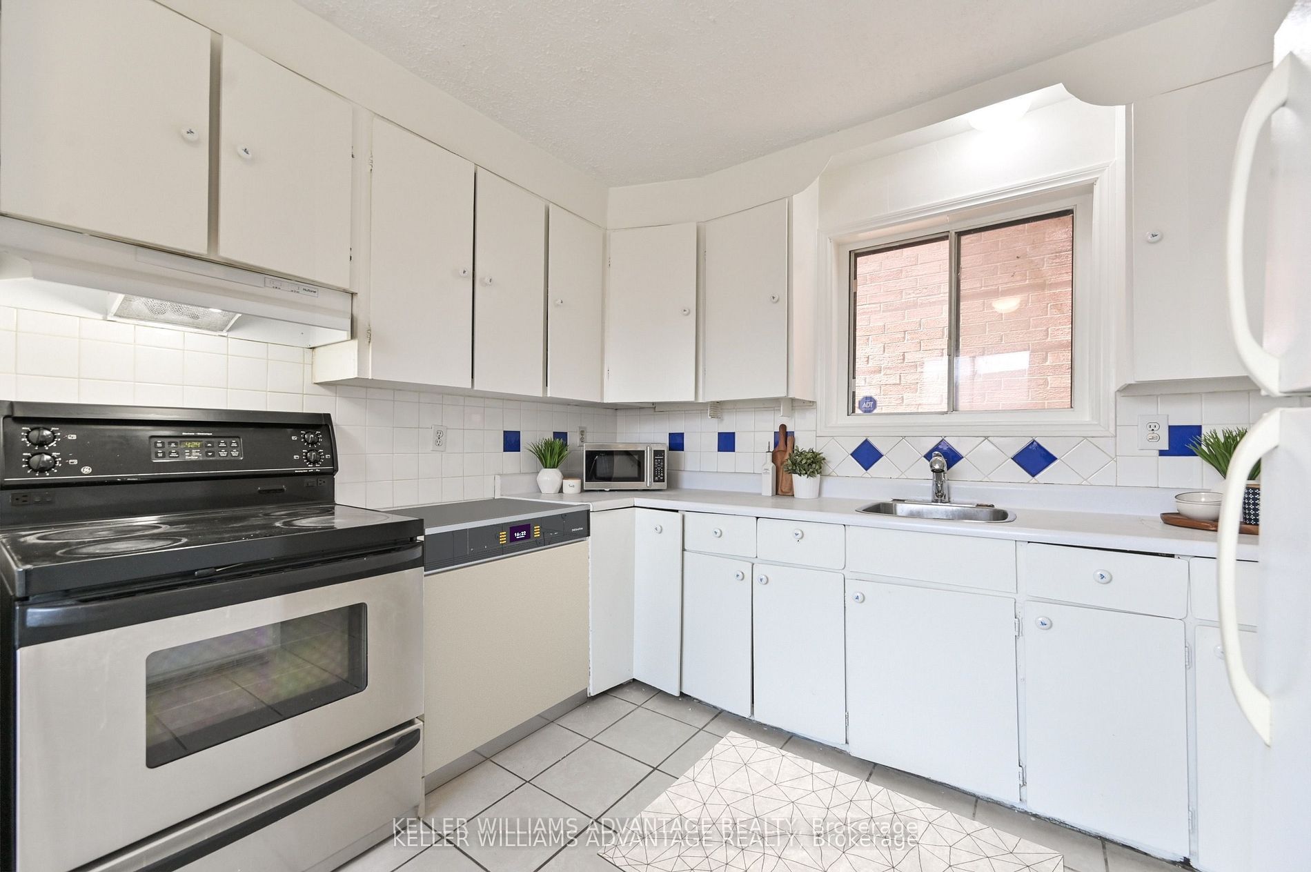 201 Linden Avenue, Toronto, ON M1K 3J1