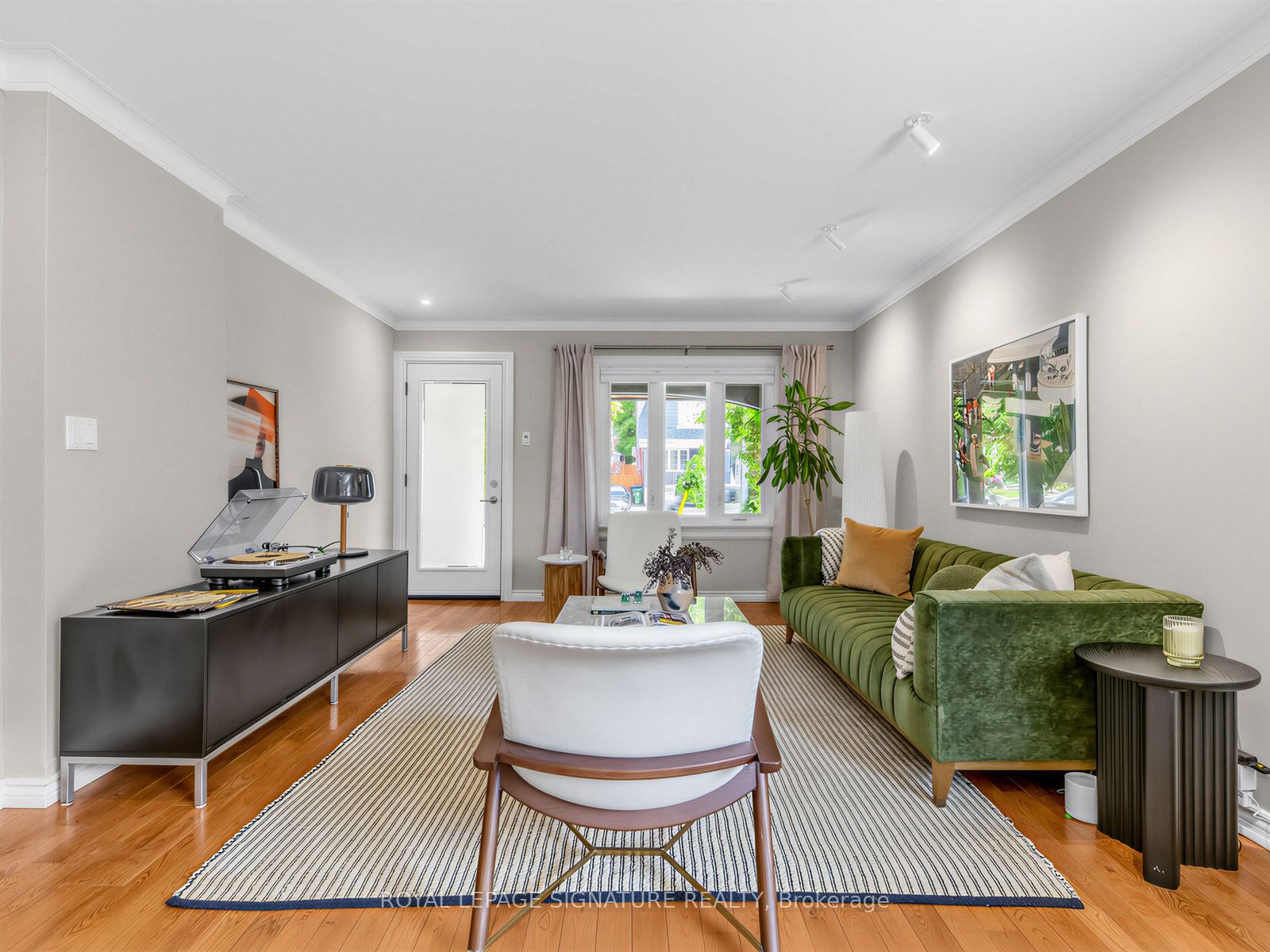 122 Donlands Avenue, Toronto, ON M4J 3P6