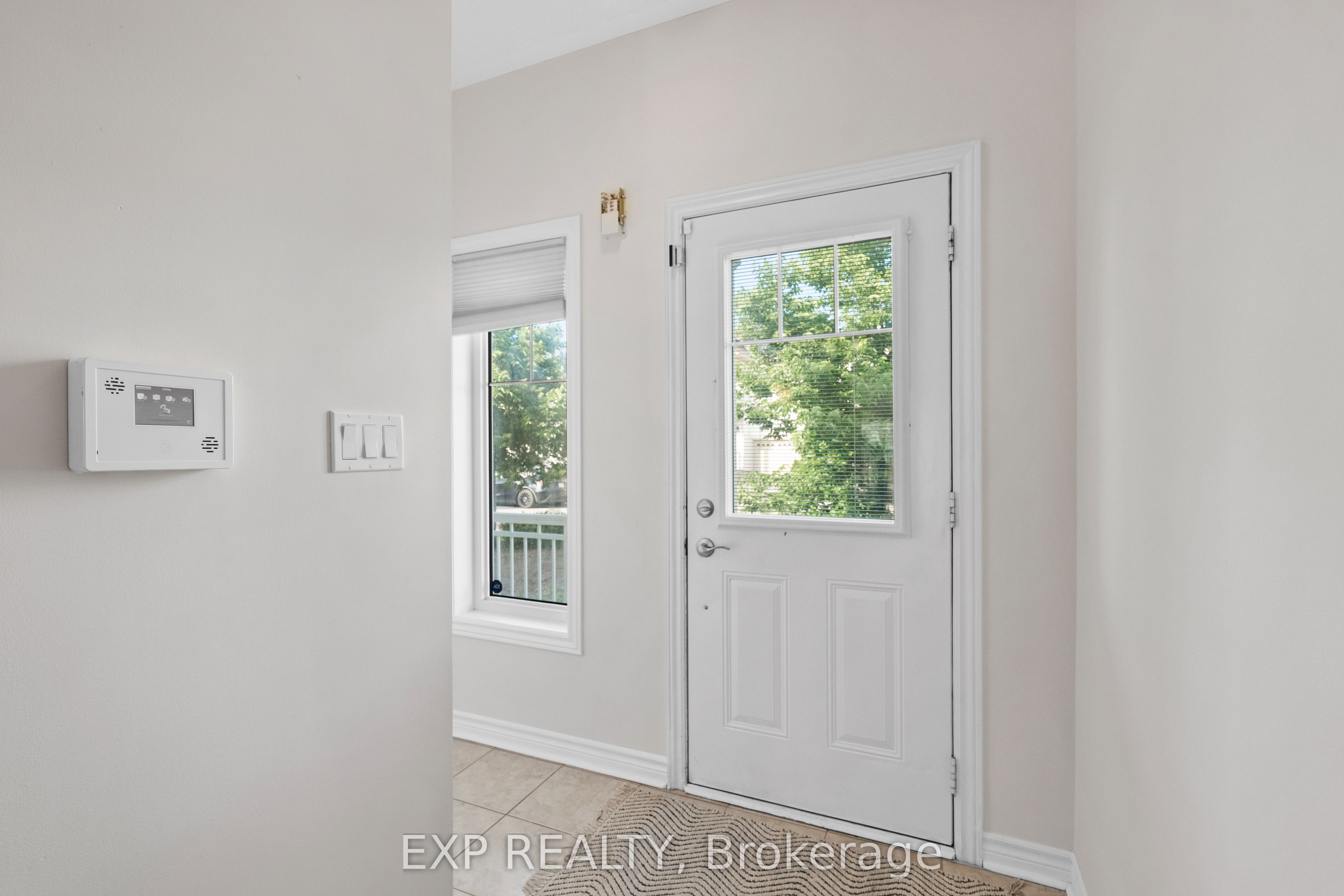 12 Mantz Crescent, Whitby, ON L1R 0L3