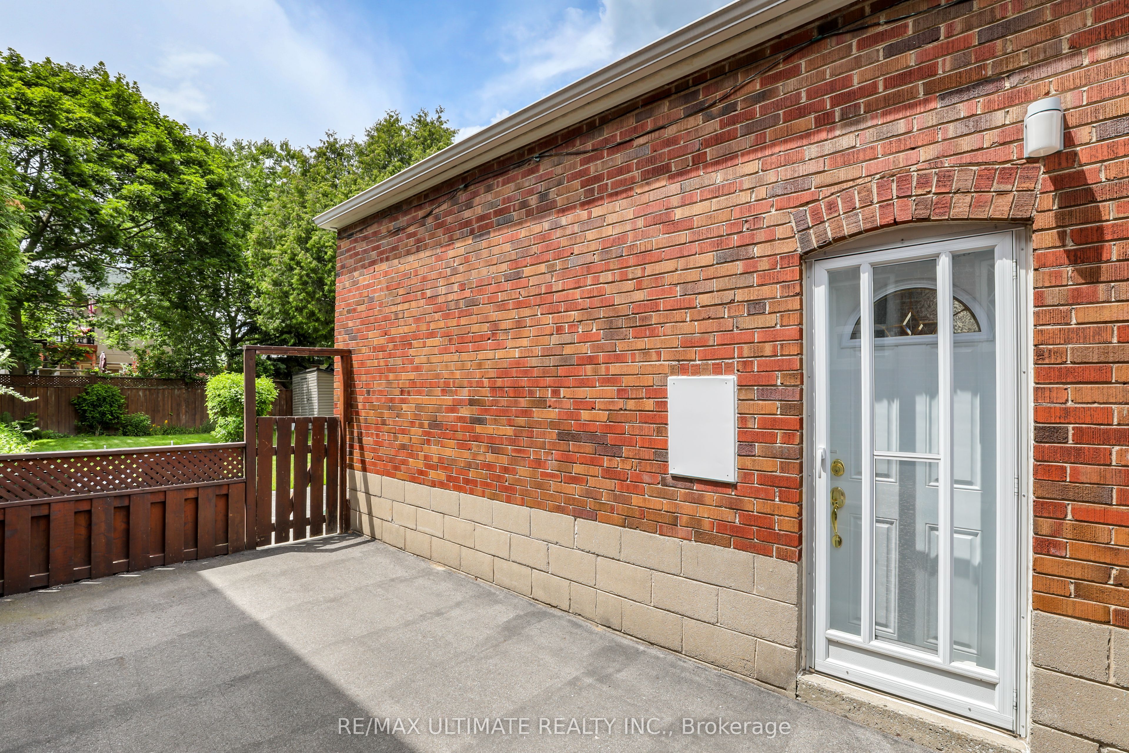 34 Doris Drive, Toronto, ON M4B 3C8