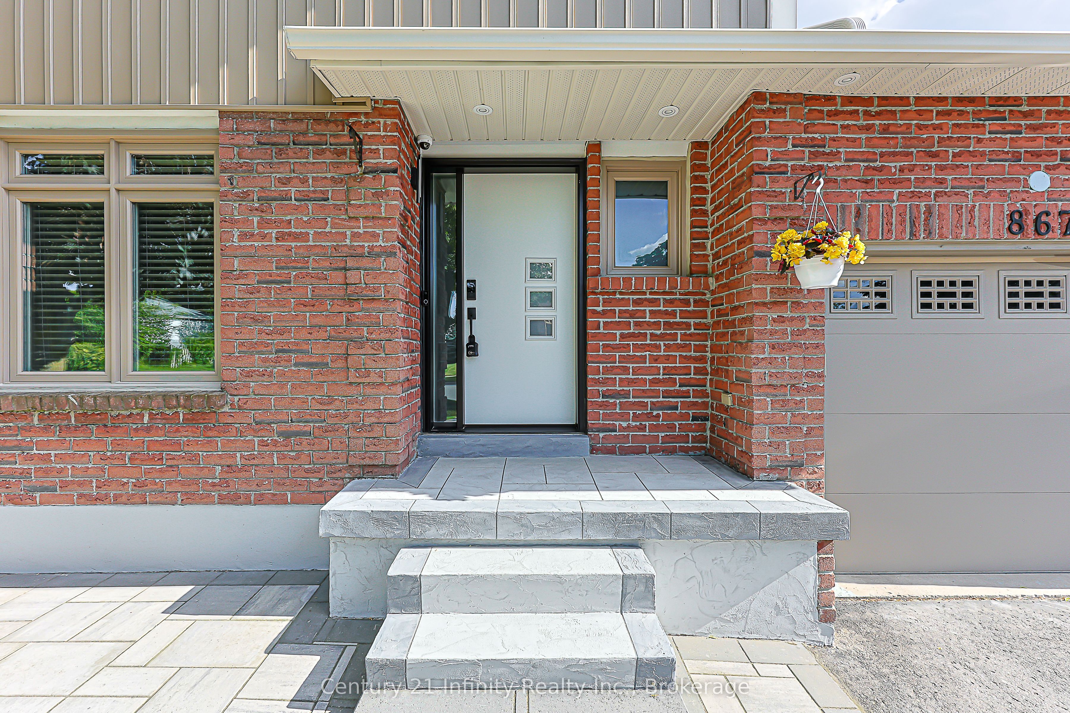 867 Renaissance Drive, Oshawa, ON L1J 8K6