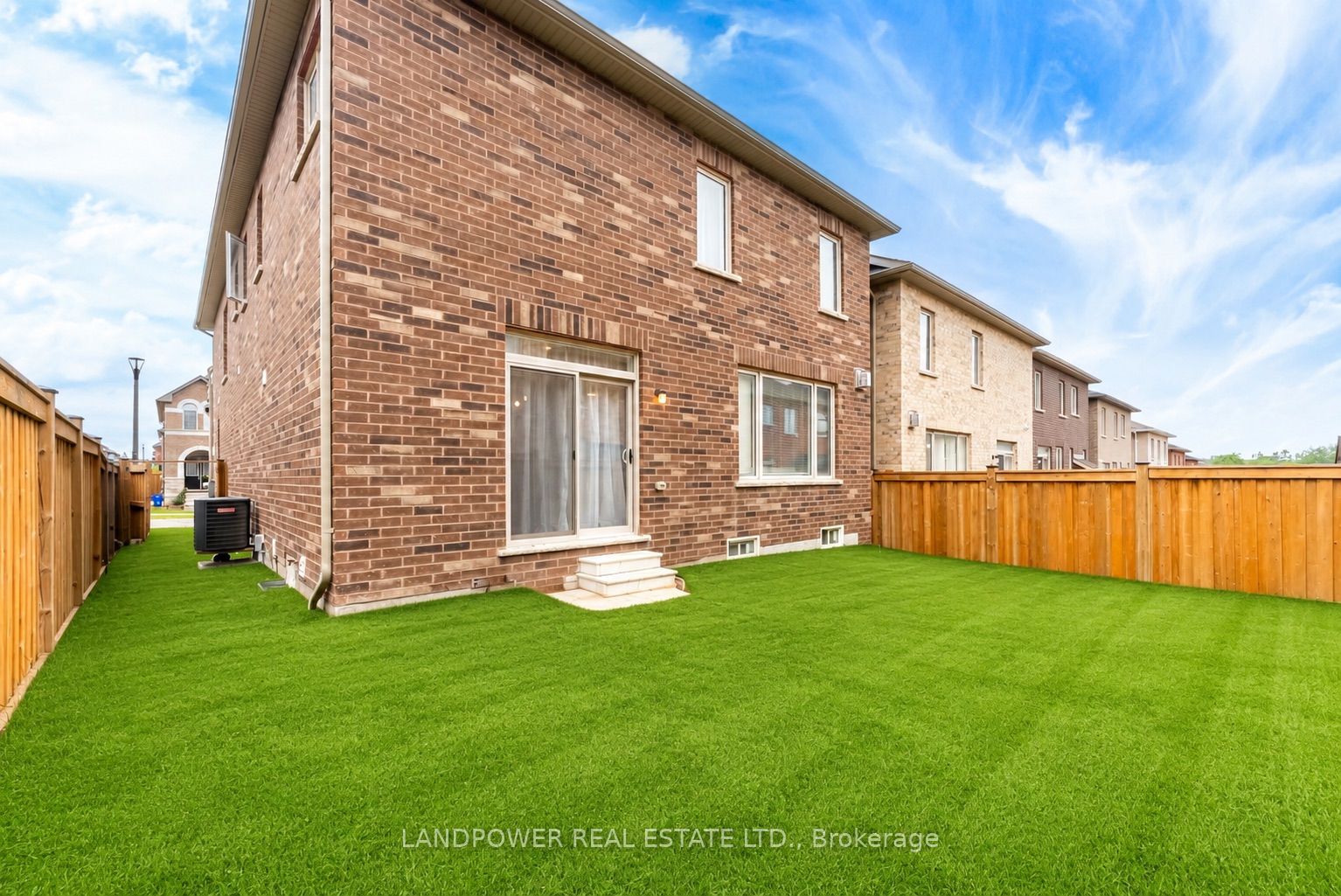 1102 Sepia Square, Pickering, ON L1X 0H1