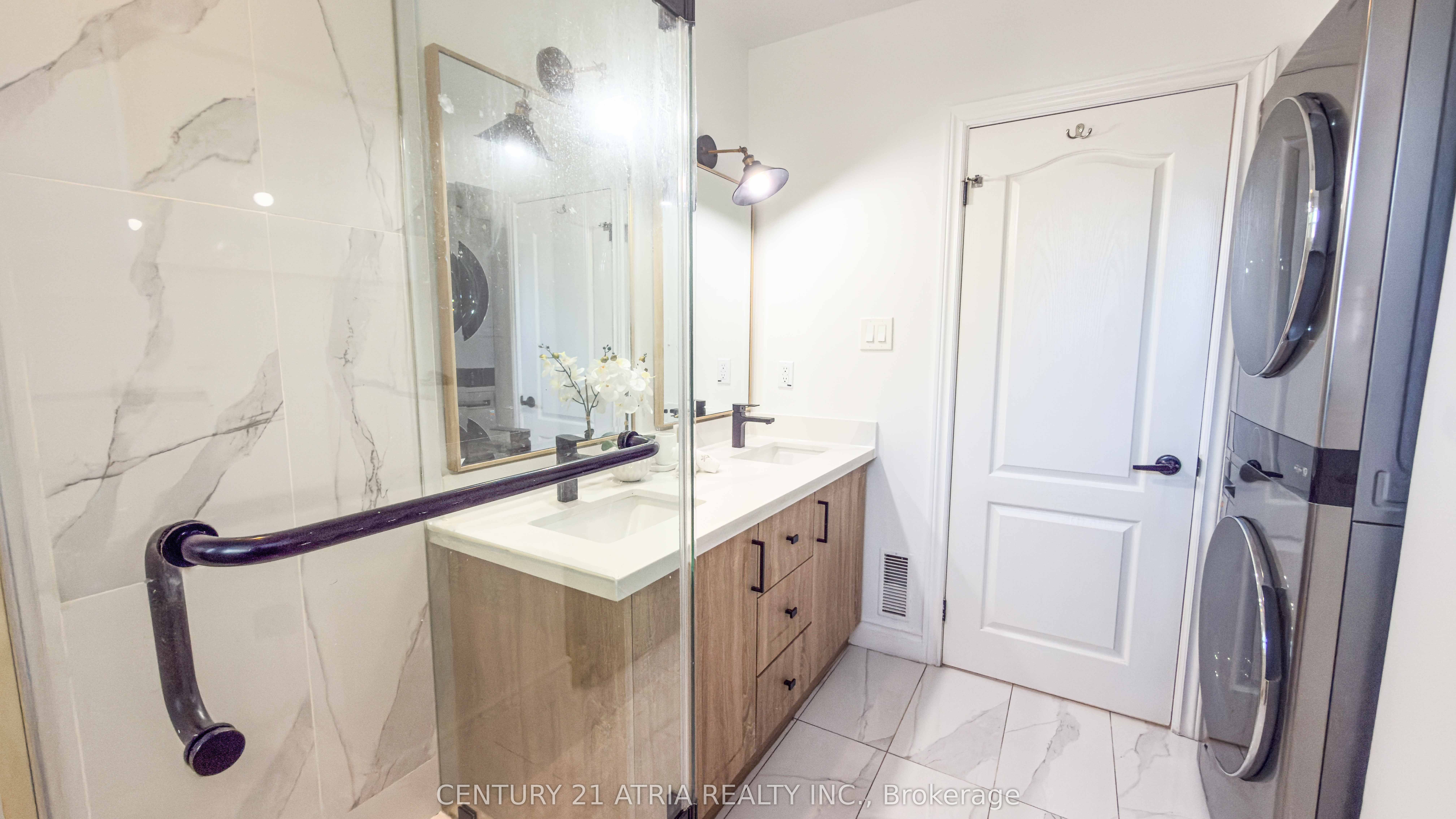 53 Bergen Road, Toronto, ON M1P 1S1
