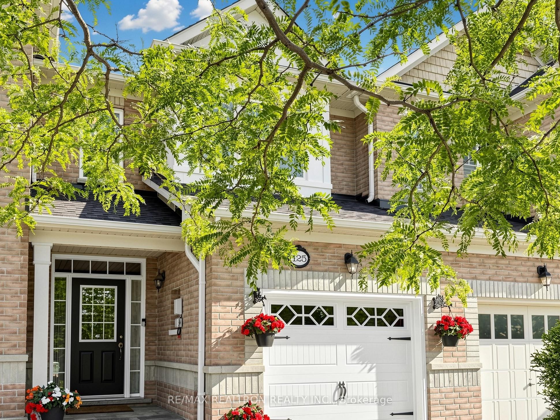 125 Silverwood Circle, Ajax, ON L1Z 0A4