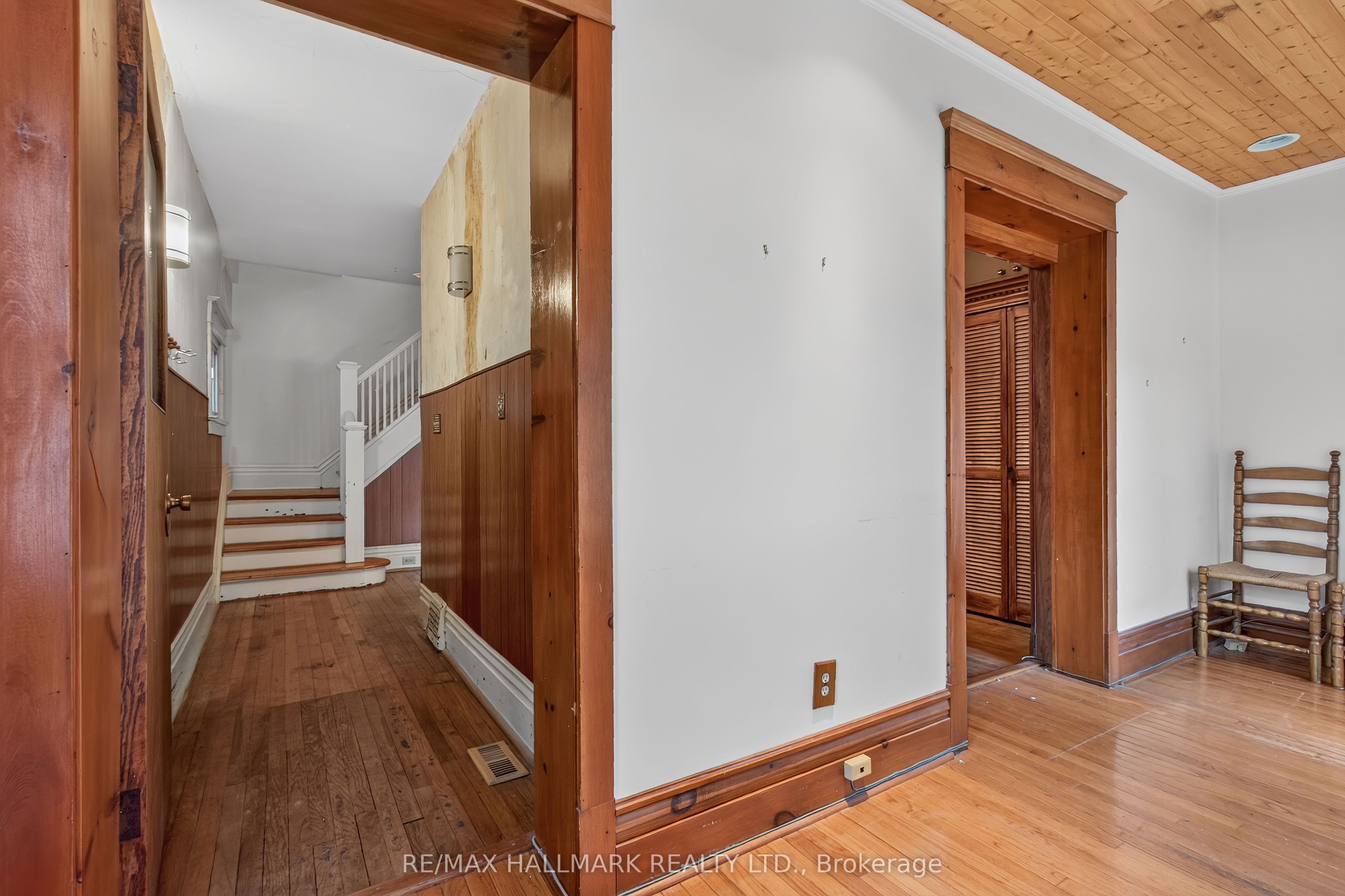 41 Dixon Avenue, Toronto, ON M4L 1N4