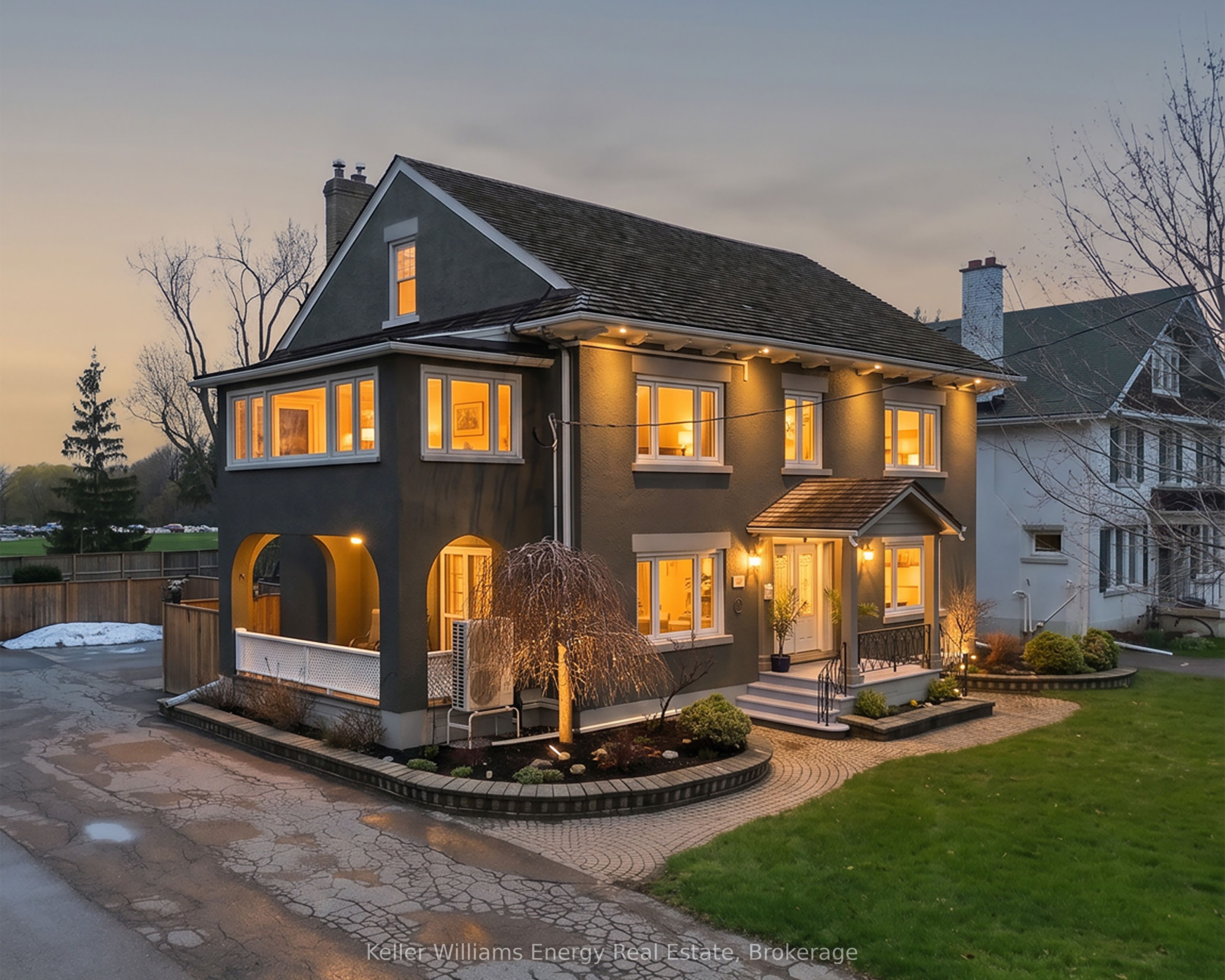 452 Simcoe Street N, Oshawa, ON L1G 4T6