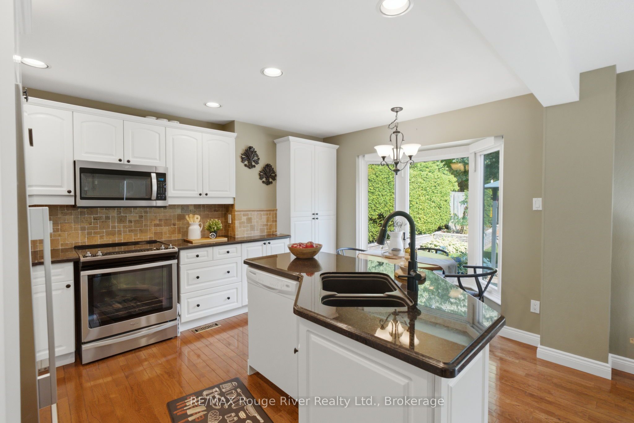 115 Pine Hills Road, Whitby, ON L1N 6N9