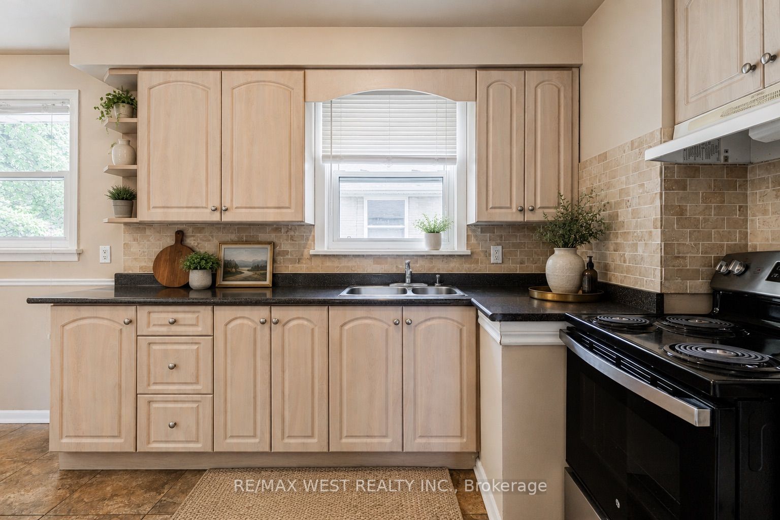 11 Melchior Drive, Toronto, ON M1E 3W3