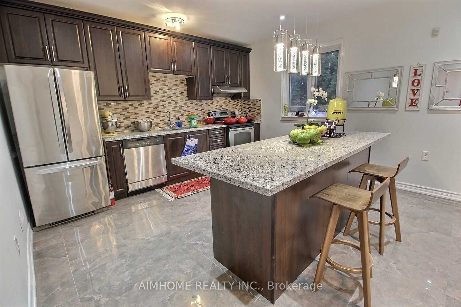966 Dundas Street E, Toronto, ON M4M 1R5