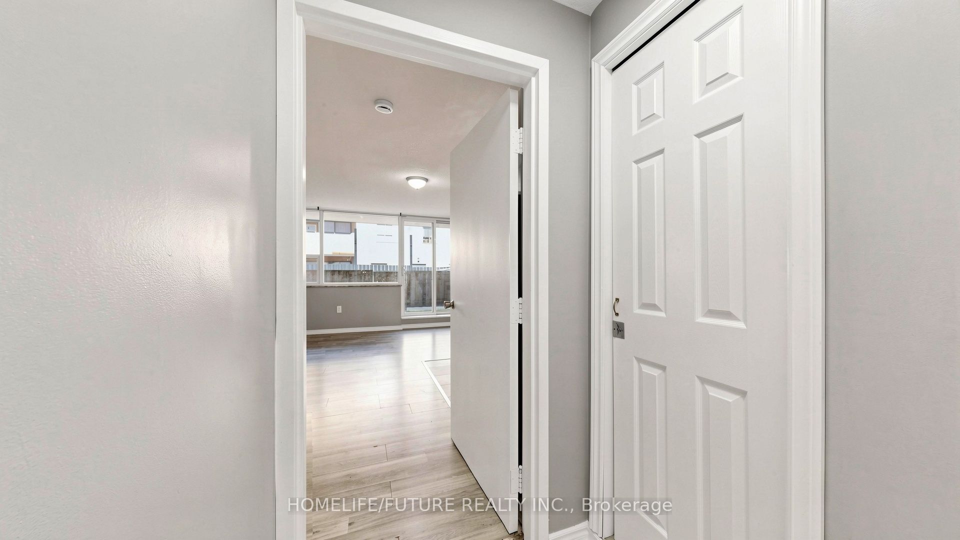 4060 Lawrence Avenue E 204, Toronto, ON M1E 4V4