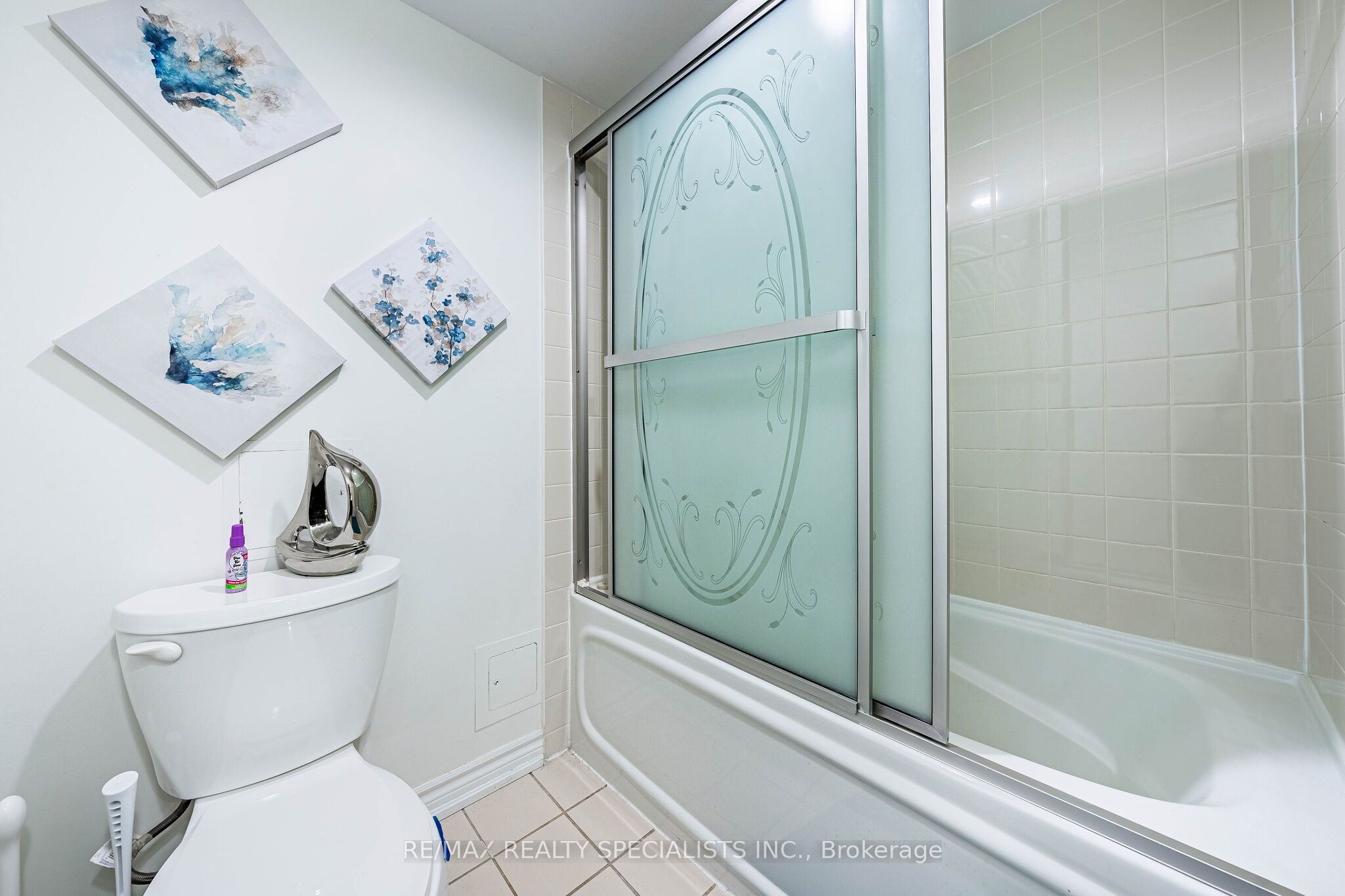 38 Lee Centre Drive 2803, Toronto, ON M1H 3J7