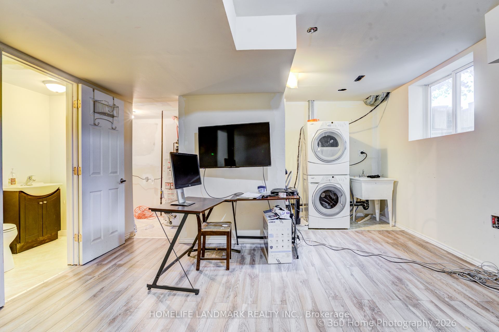 736 Kingston Road 3, Toronto, ON M4E 1R7