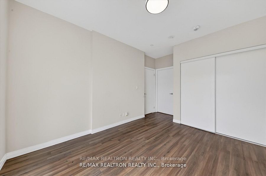 2152 Lawrence Avenue E PH08, Toronto, ON M1R 3A8