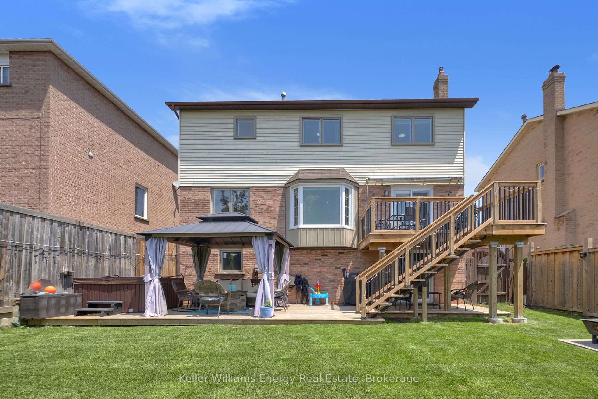 25 Fieldview Crescent, Whitby, ON L1N 8B5