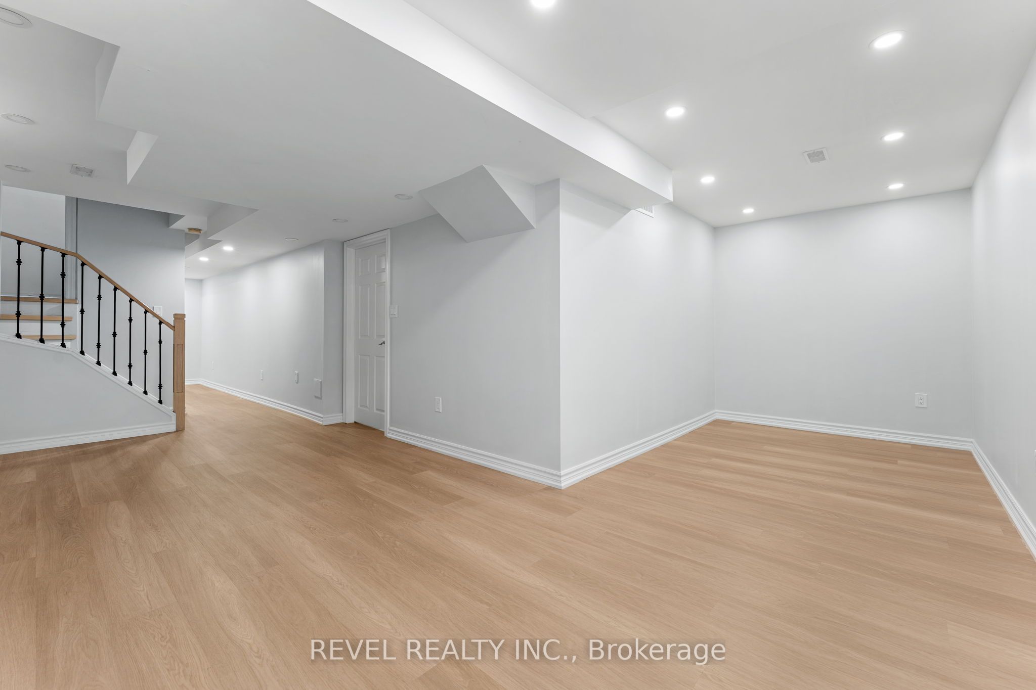 37 Portage Trail, Whitby, ON L1N 9R3
