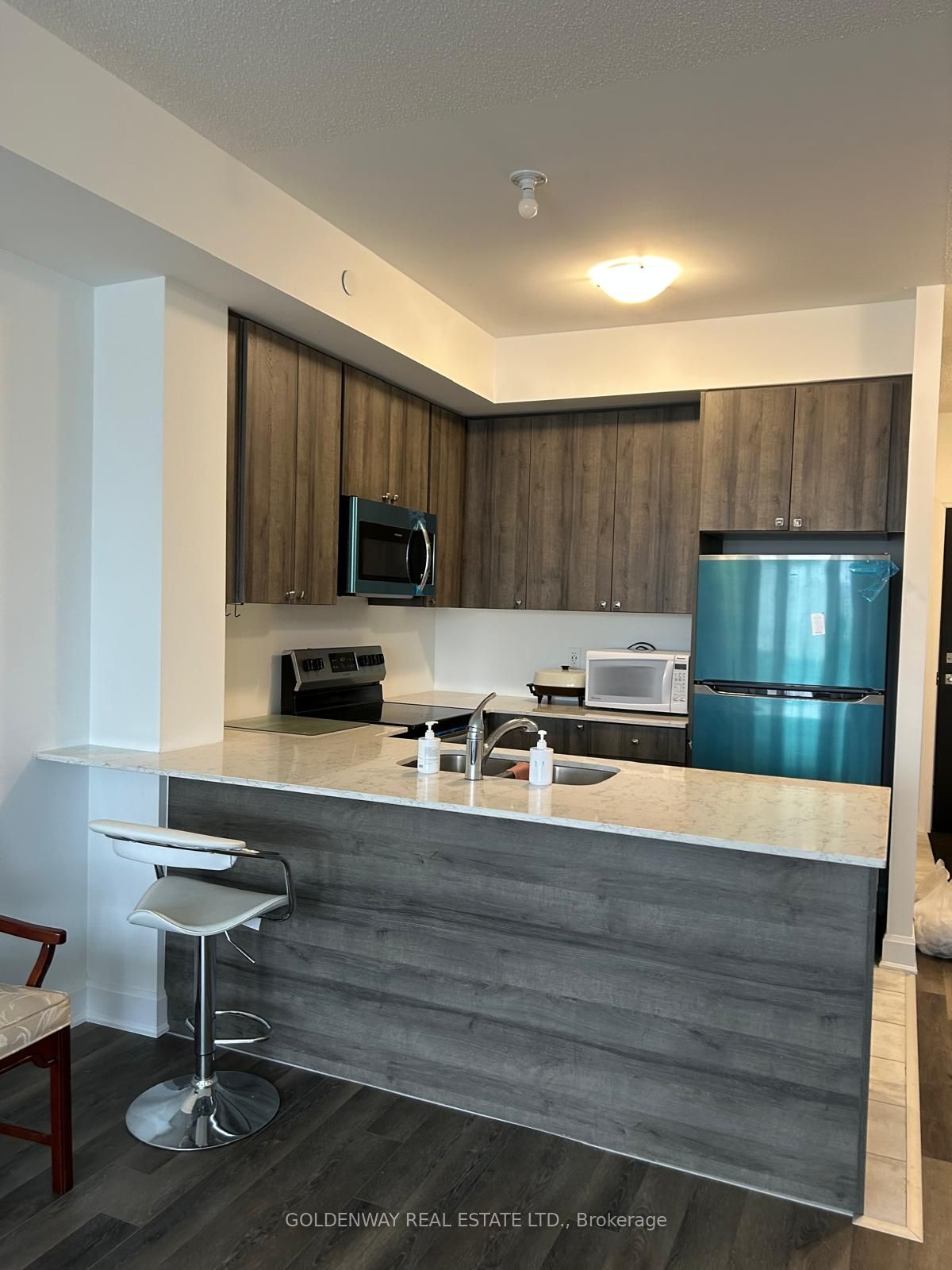 50 Lakebreeze Drive 307, Clarington, ON L1B 0V9