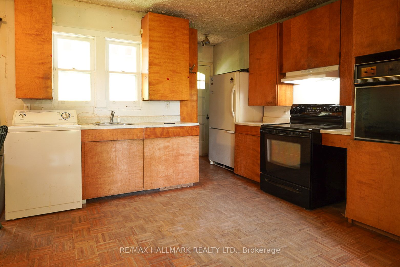 63 Highview Avenue, Toronto, ON M1N 2H4