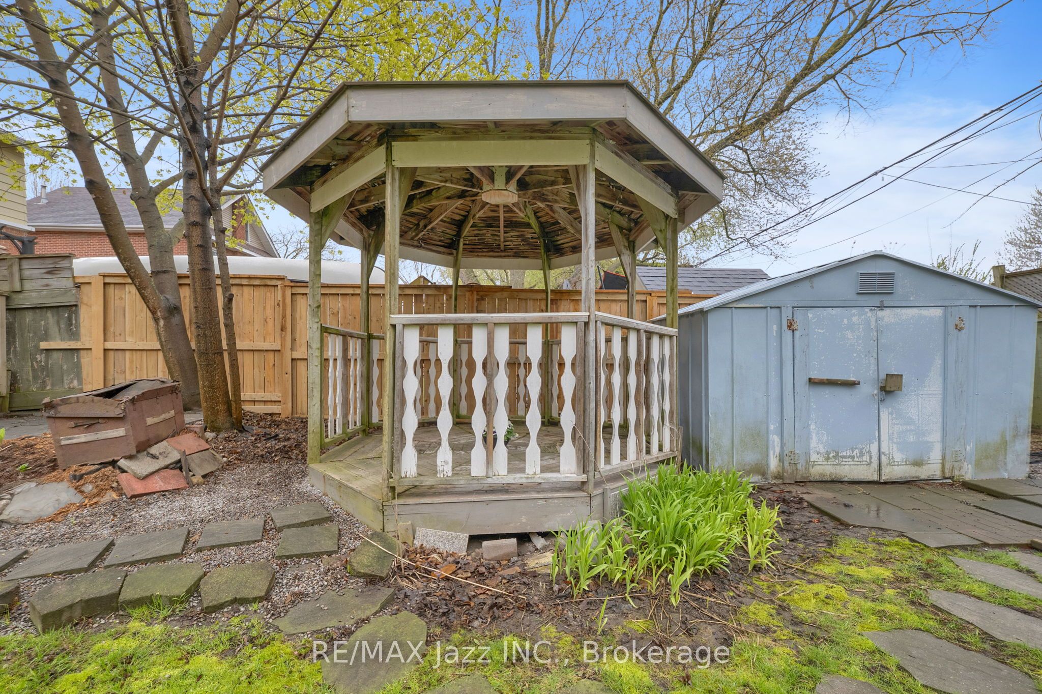 636 Carnegie Avenue, Oshawa, ON L1G 4R3
