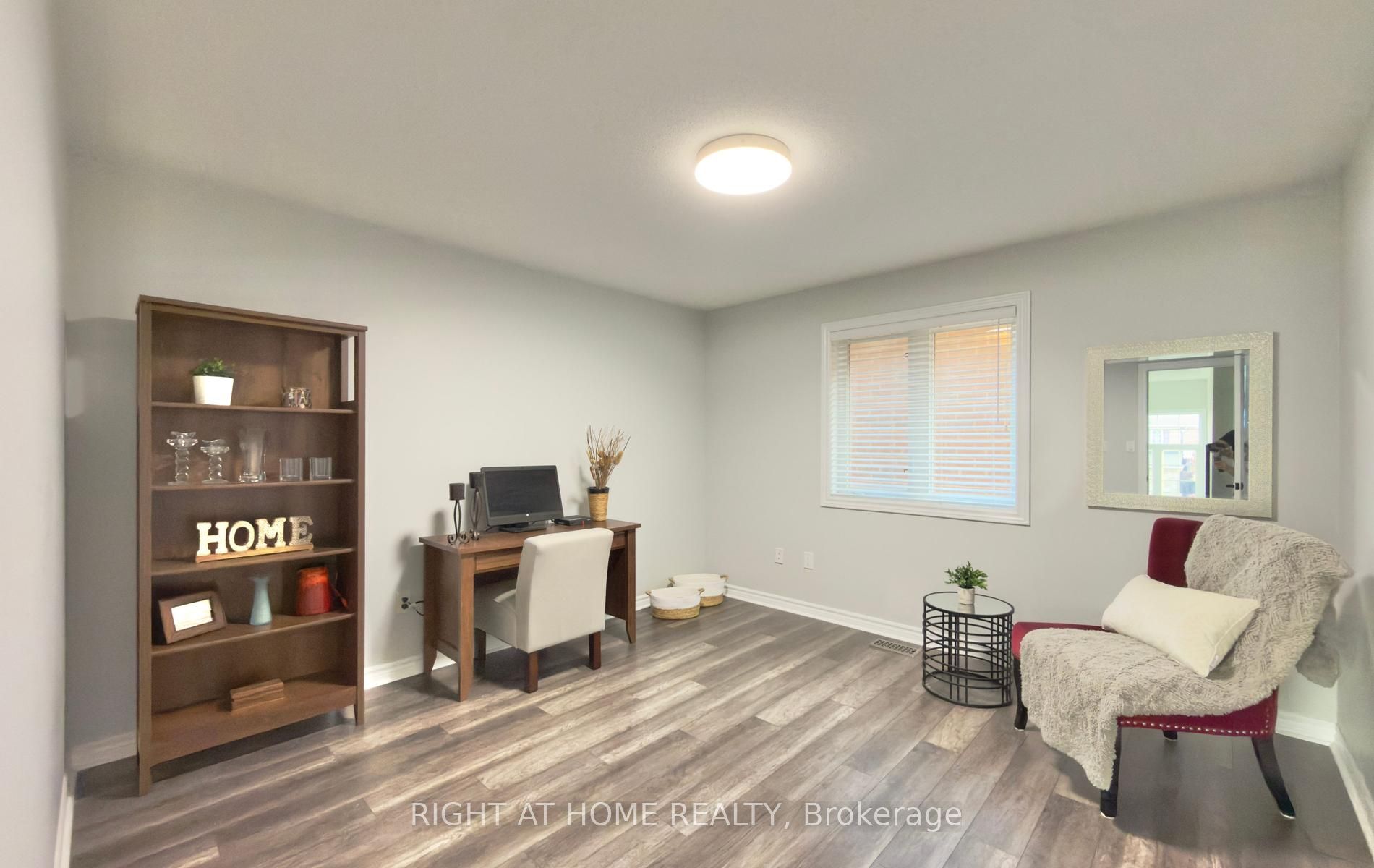 1 Campview Street, Whitby, ON L1R 0K5