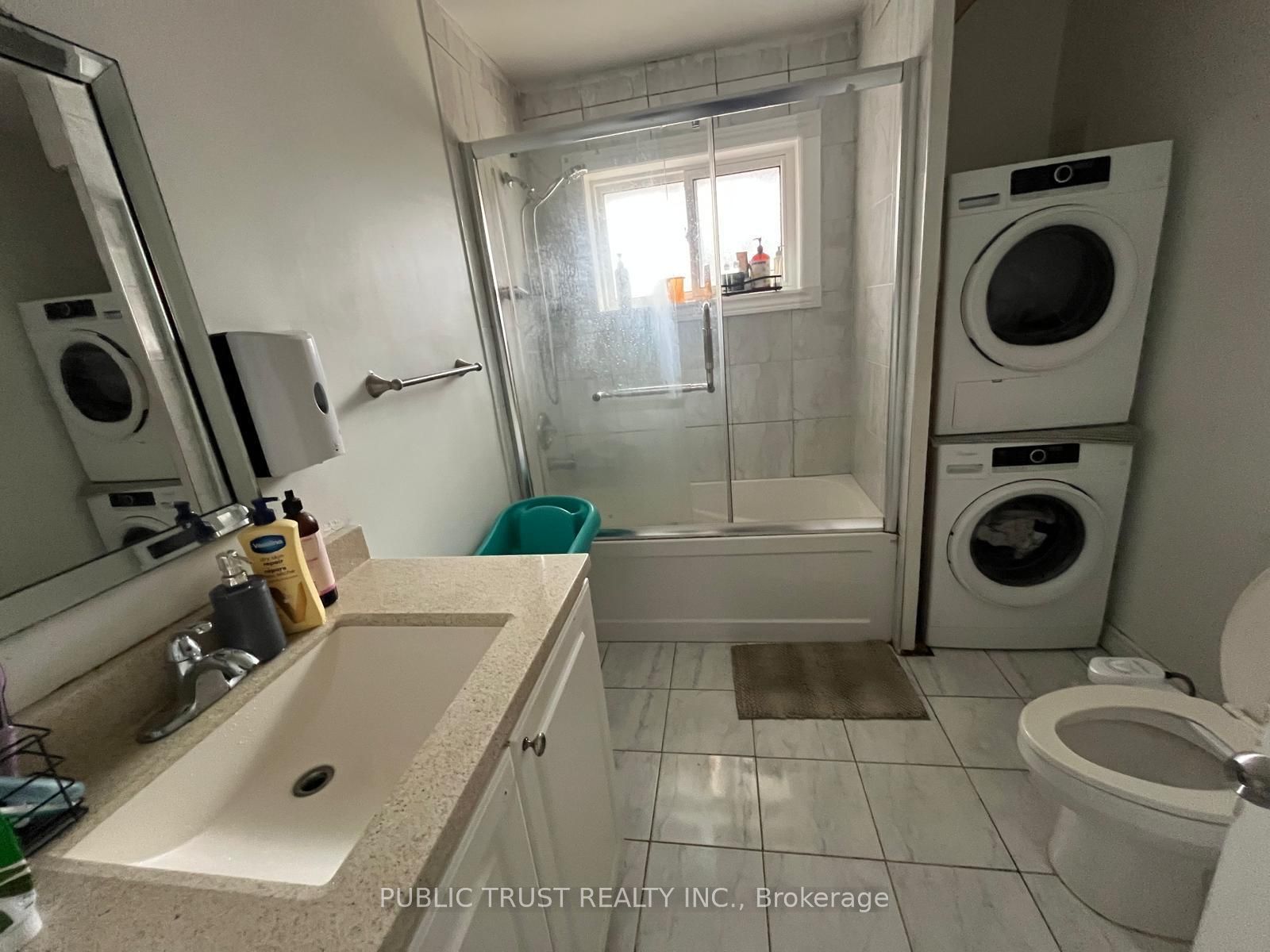 3818 Lawrence Avenue E, Toronto, ON M1G 1R6