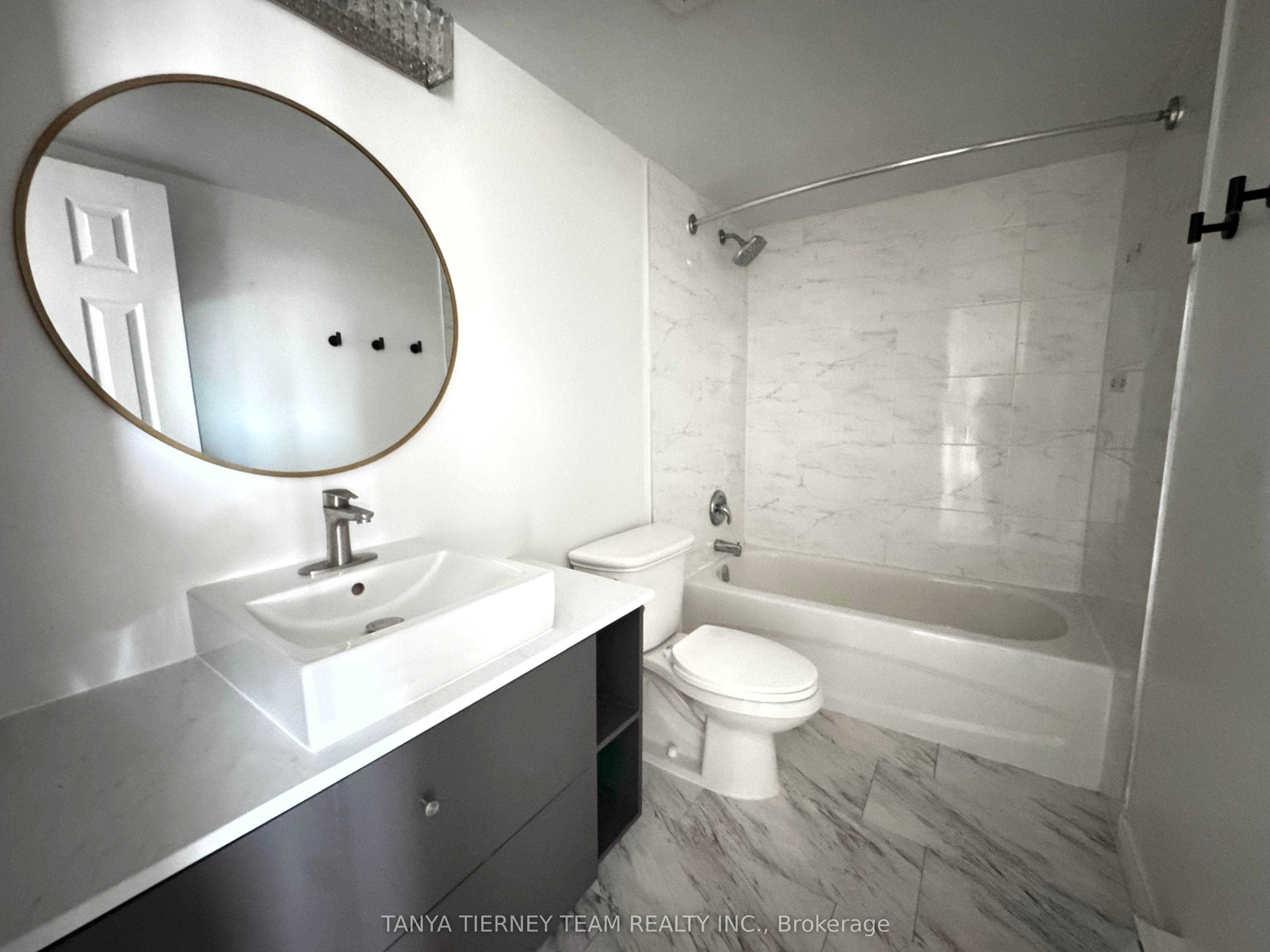 43 Taunton Road 48, Oshawa, ON L1G 3T6