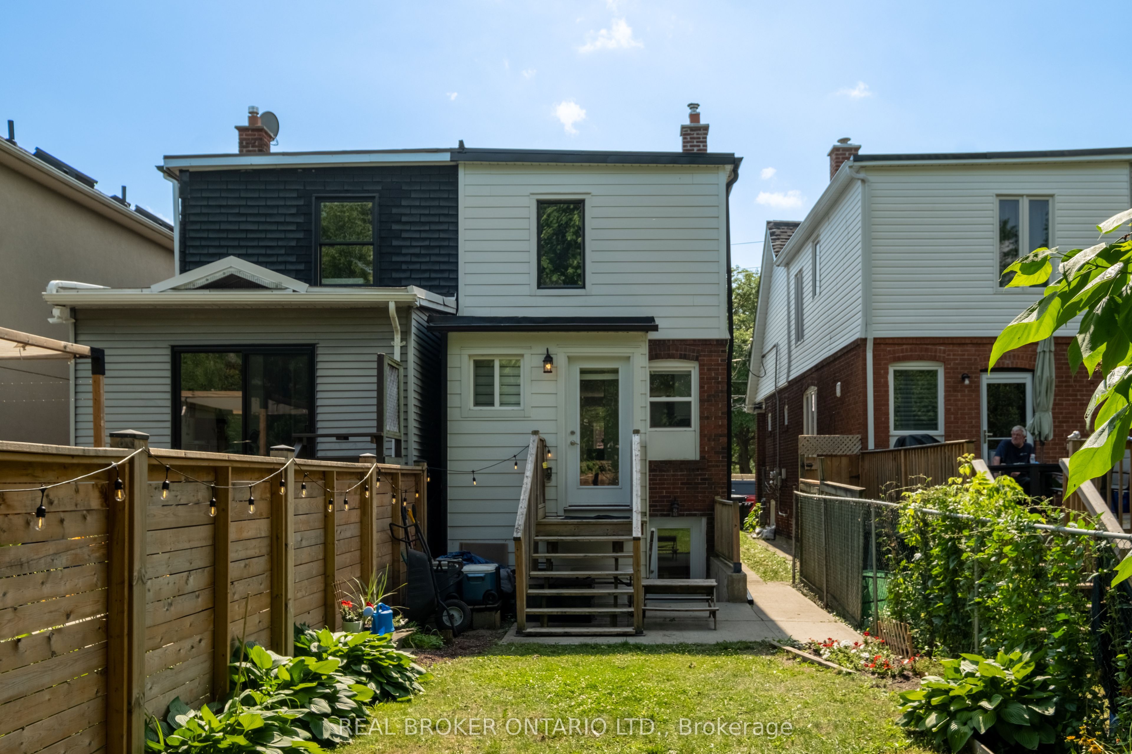 37 Gledhill Avenue, Toronto, ON M4C 5K7