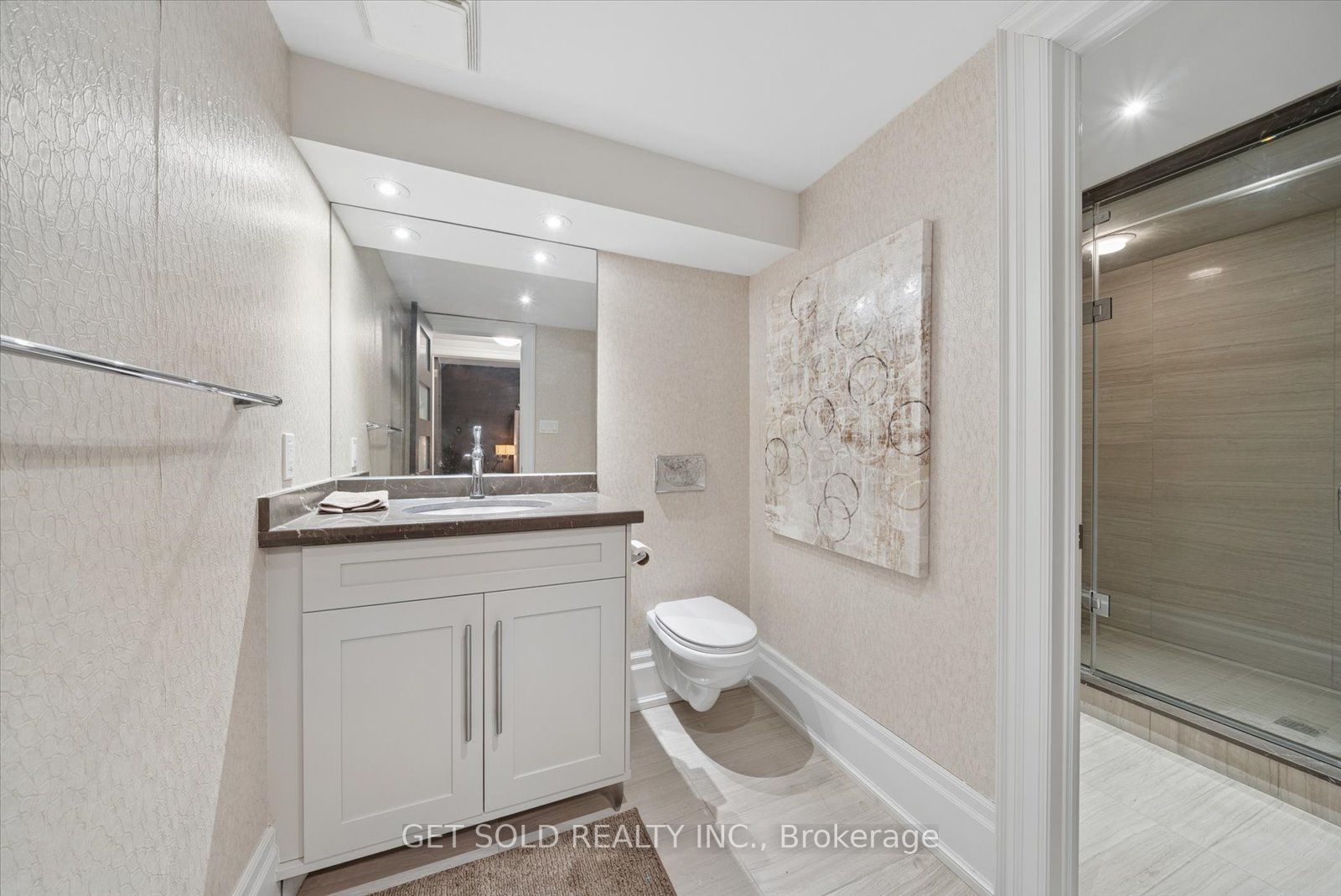 8 Thornhill Avenue, Vaughan, ON L4J 1J4