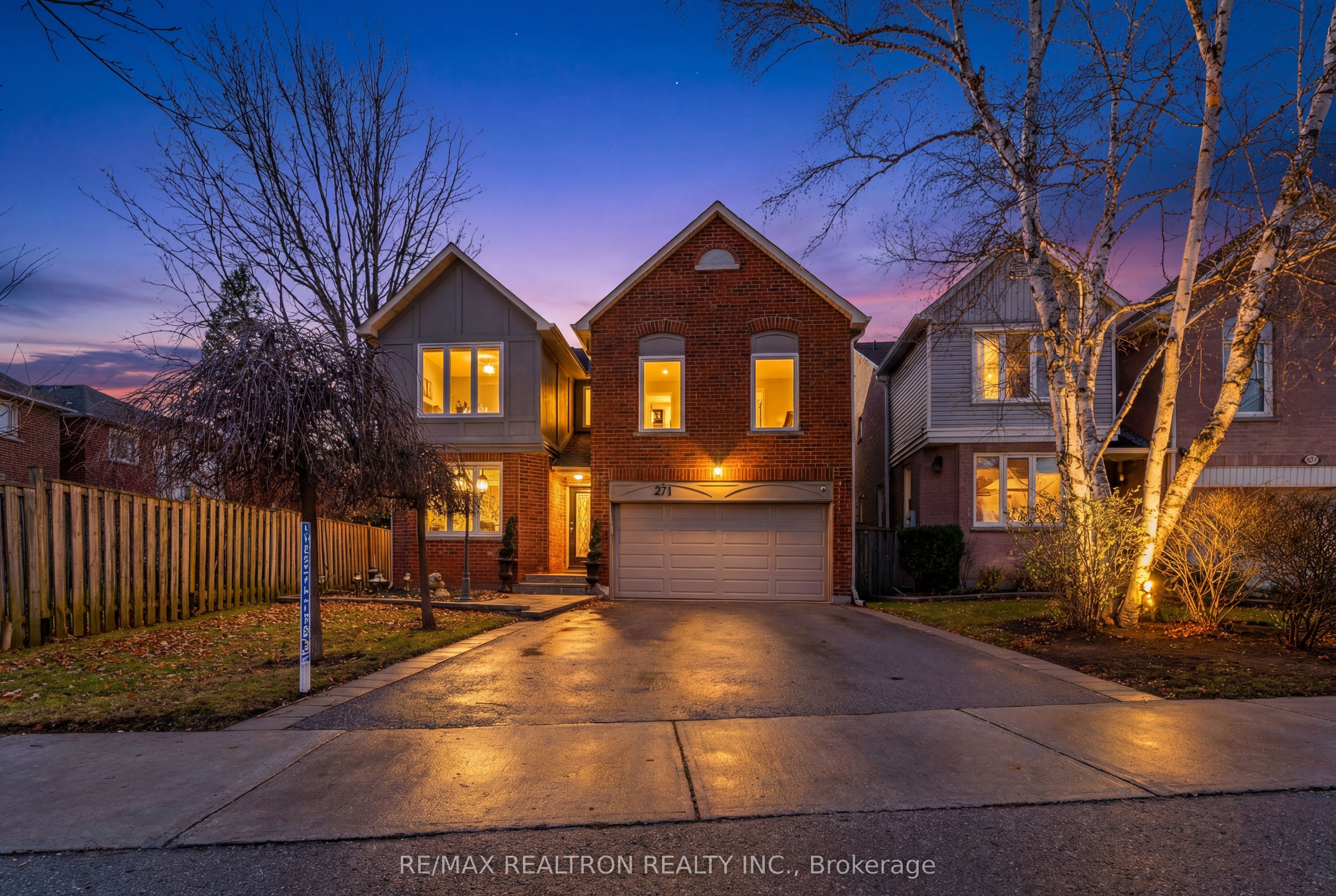 271 Rose Green Drive, Vaughan, ON L4J 4S8
