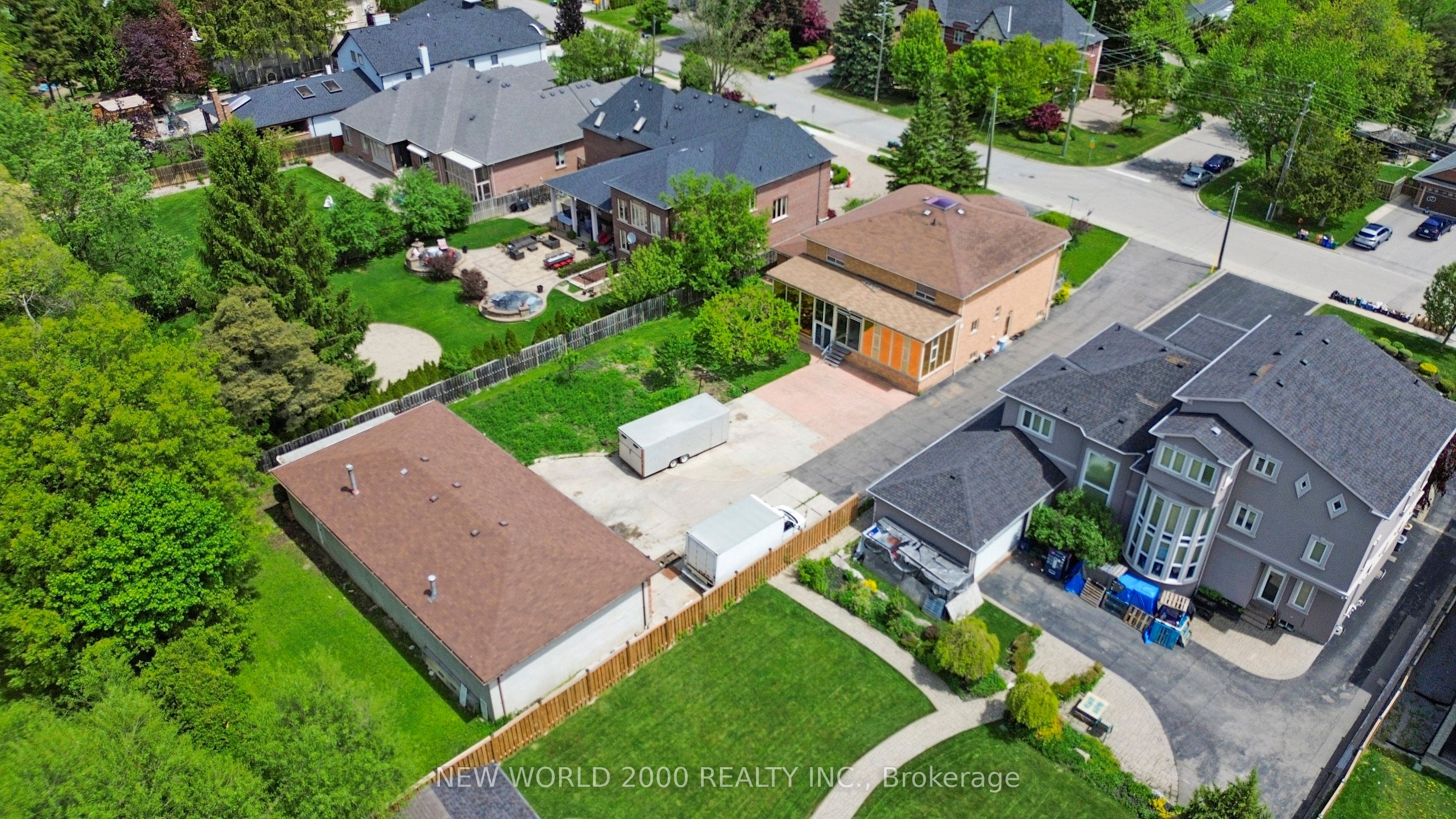 62 Langstaff Road W, Richmond Hill, ON L4C 6N3
