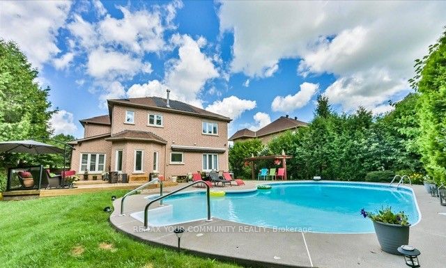 785 Quantra Crescent, Newmarket, ON L3X 1M9