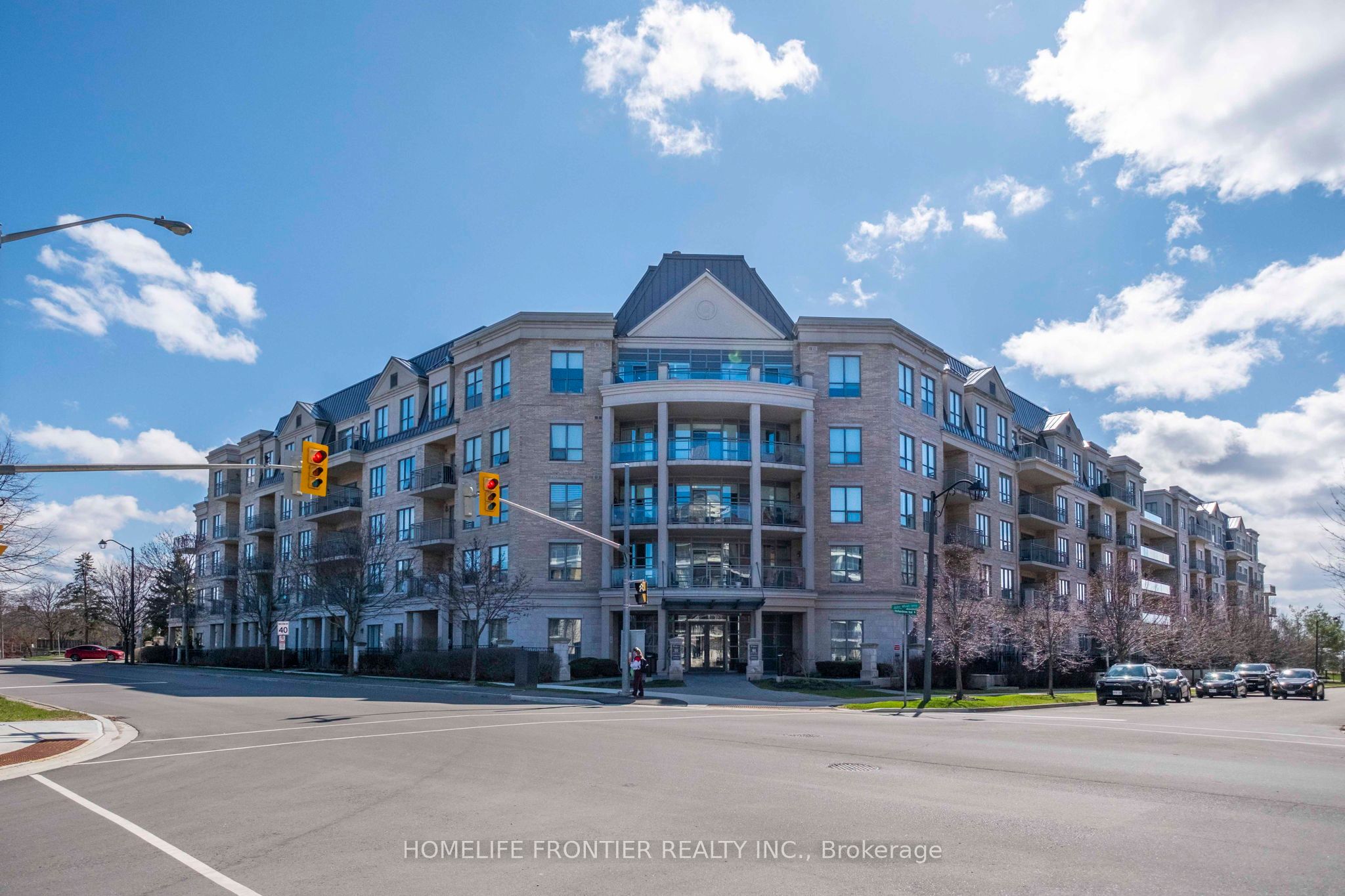 180 John West Way 209, Aurora, ON L4G 0R3