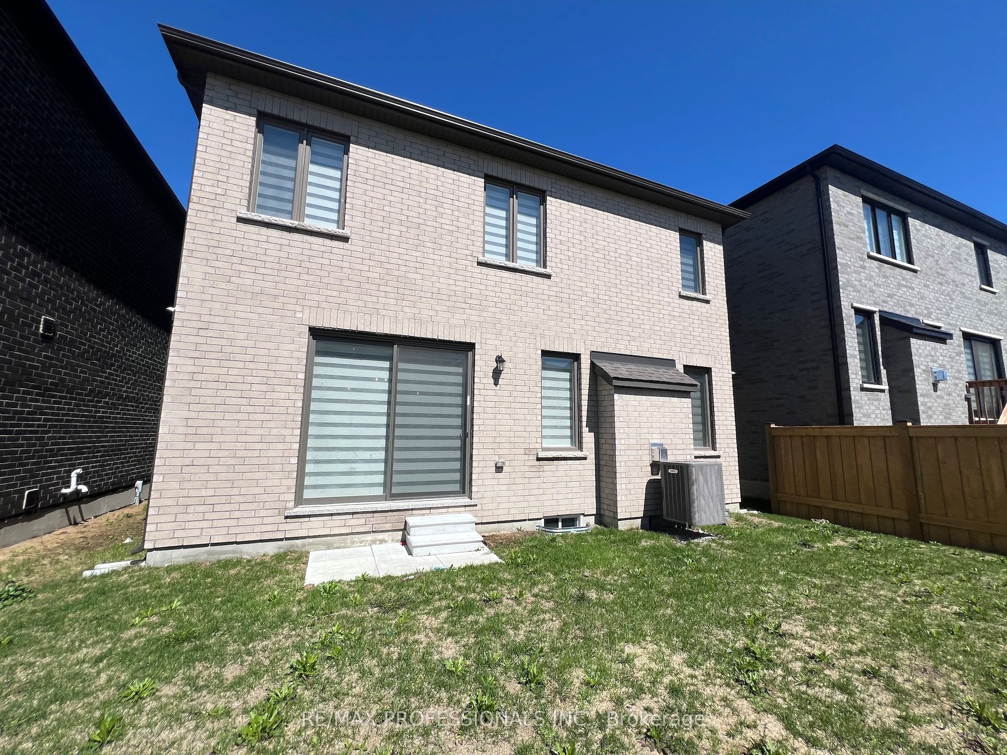 687 Lamb Street, Innisfil, ON L9S 0R7