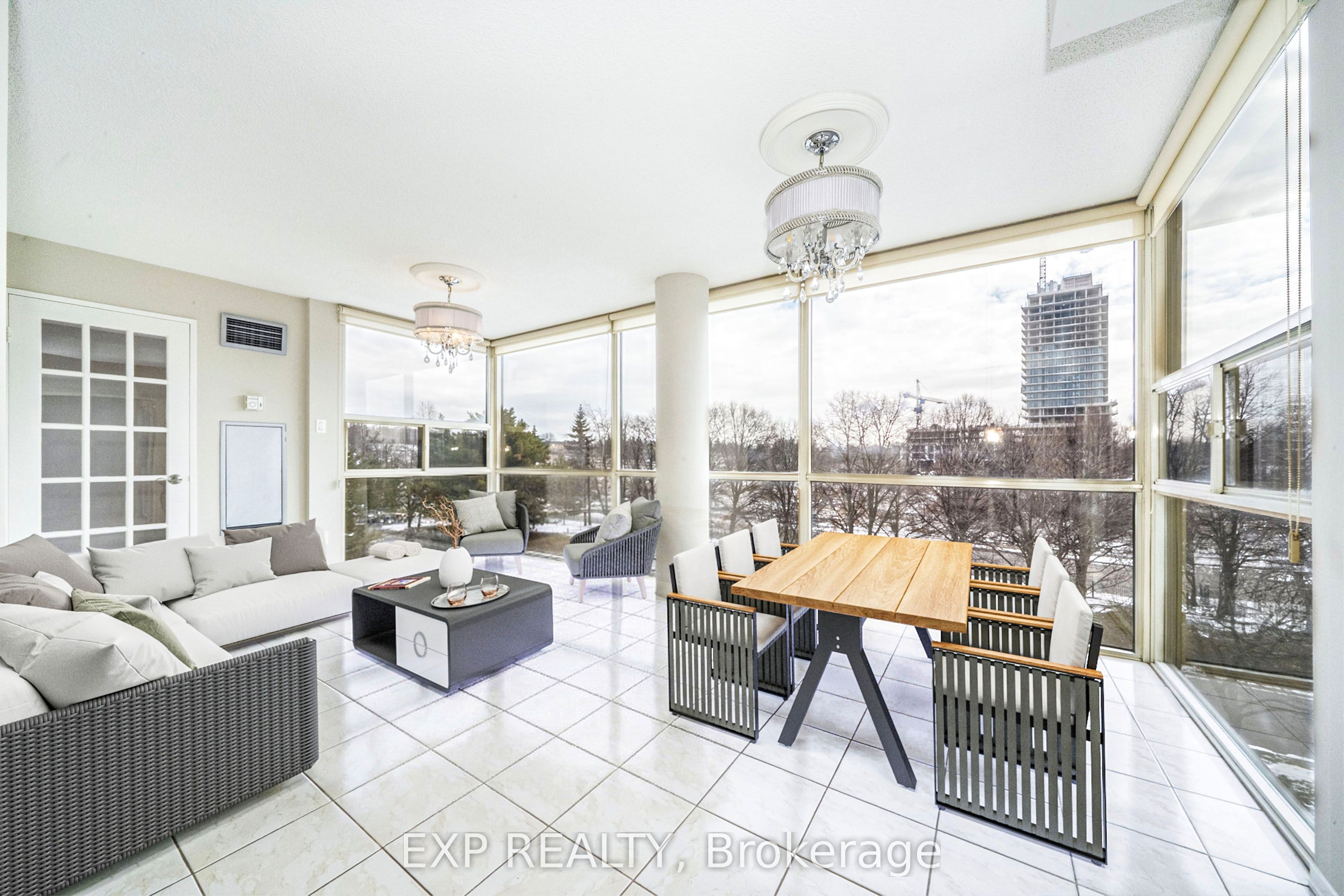 30 Harding Boulevard W 404, Richmond Hill, ON L4C 9M3