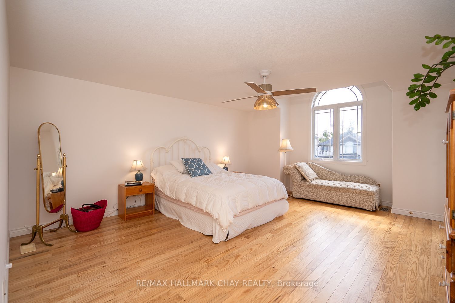 37 Stoneham Street, New Tecumseth, ON L9R 2E6