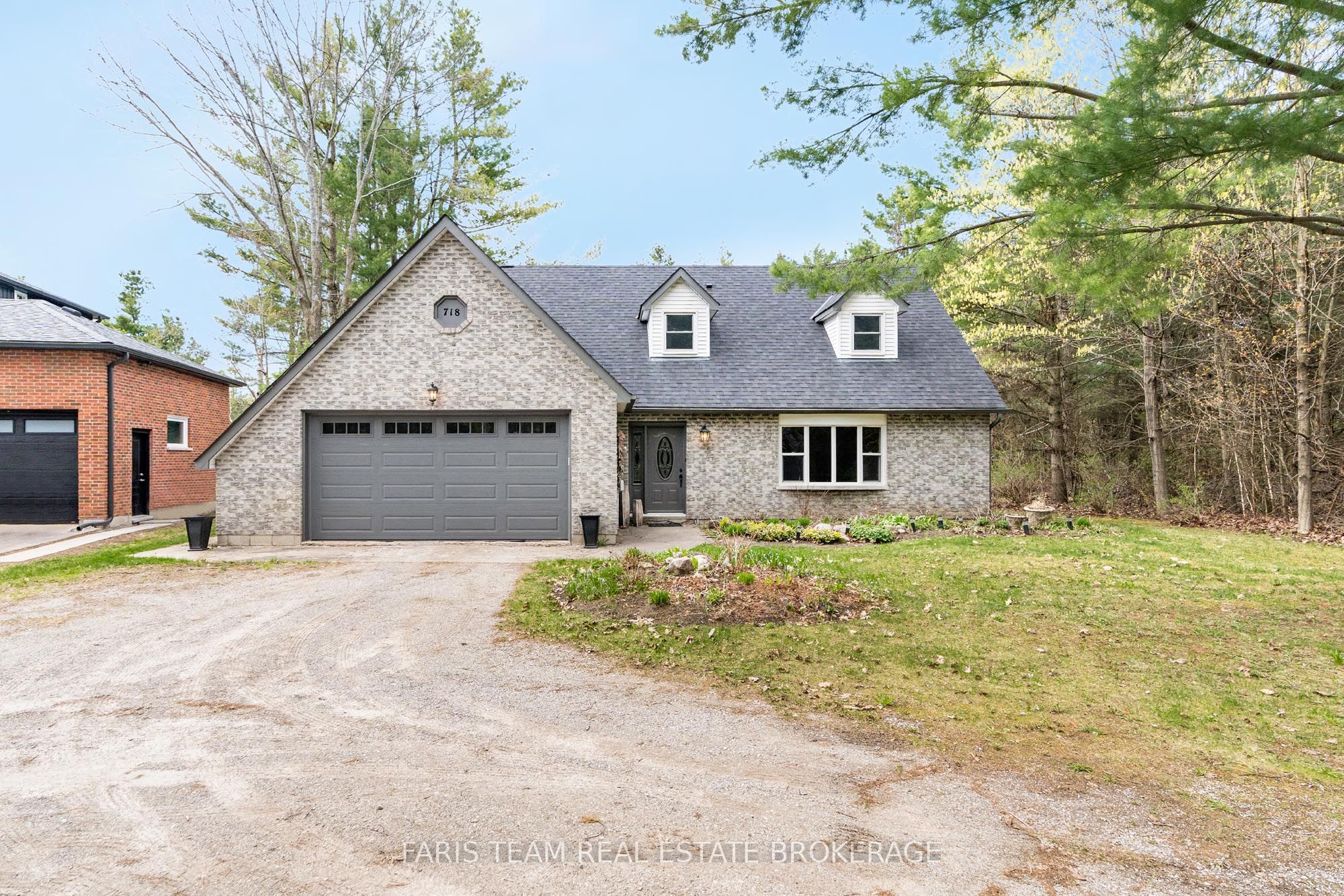 718 Henderson Drive, Innisfil, ON L9S 2J8