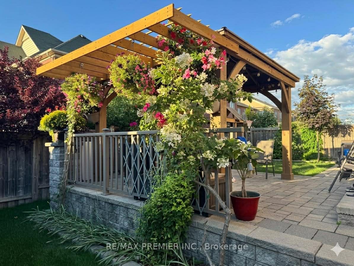 48 Heron Hollow Avenue, Richmond Hill, ON L4E 0G9