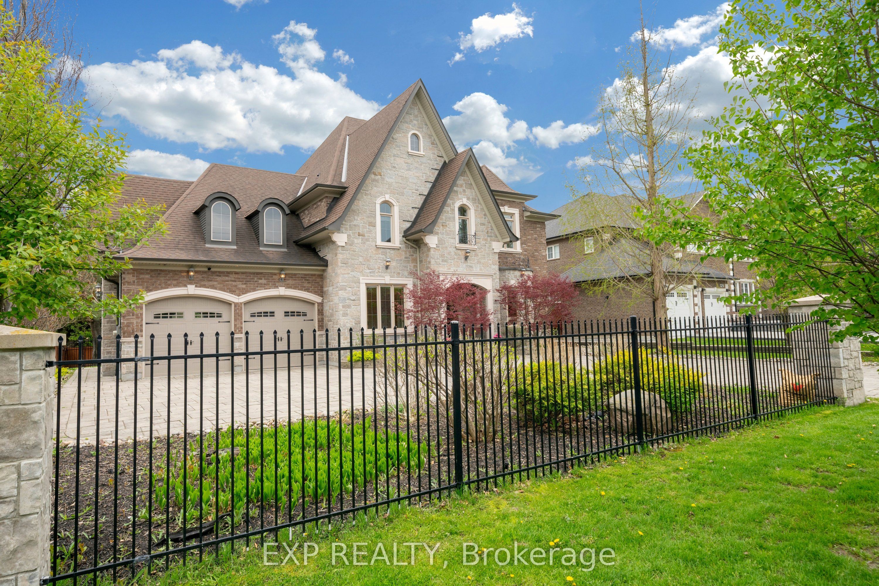 127 May Avenue, Richmond Hill, ON L4C 3S8