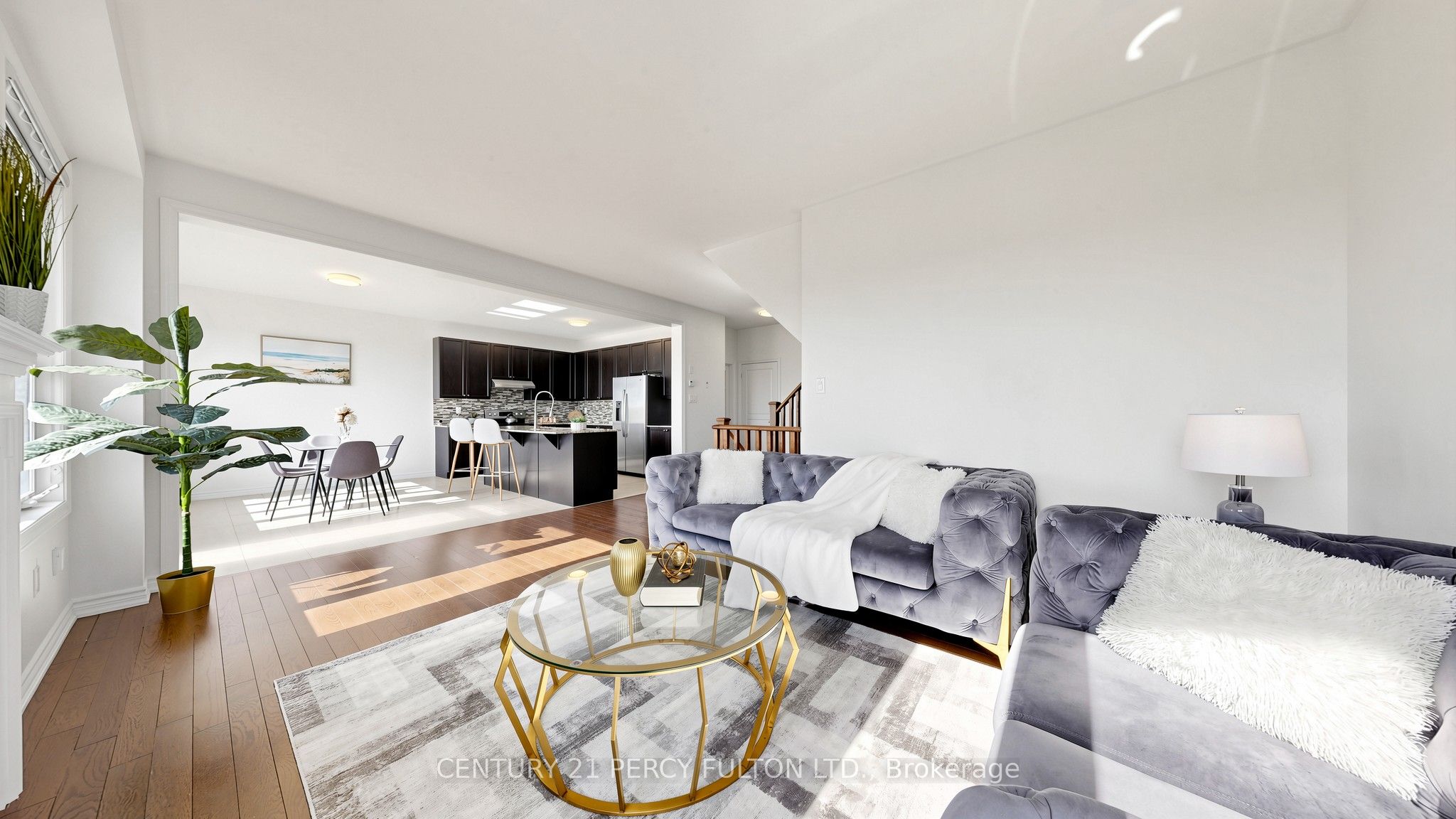 36 Lampkin Street, Georgina, ON L0E 1R0