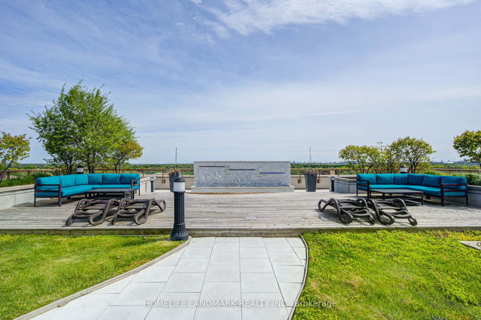 68 Main Street N 618, Markham, ON L3P 0N5