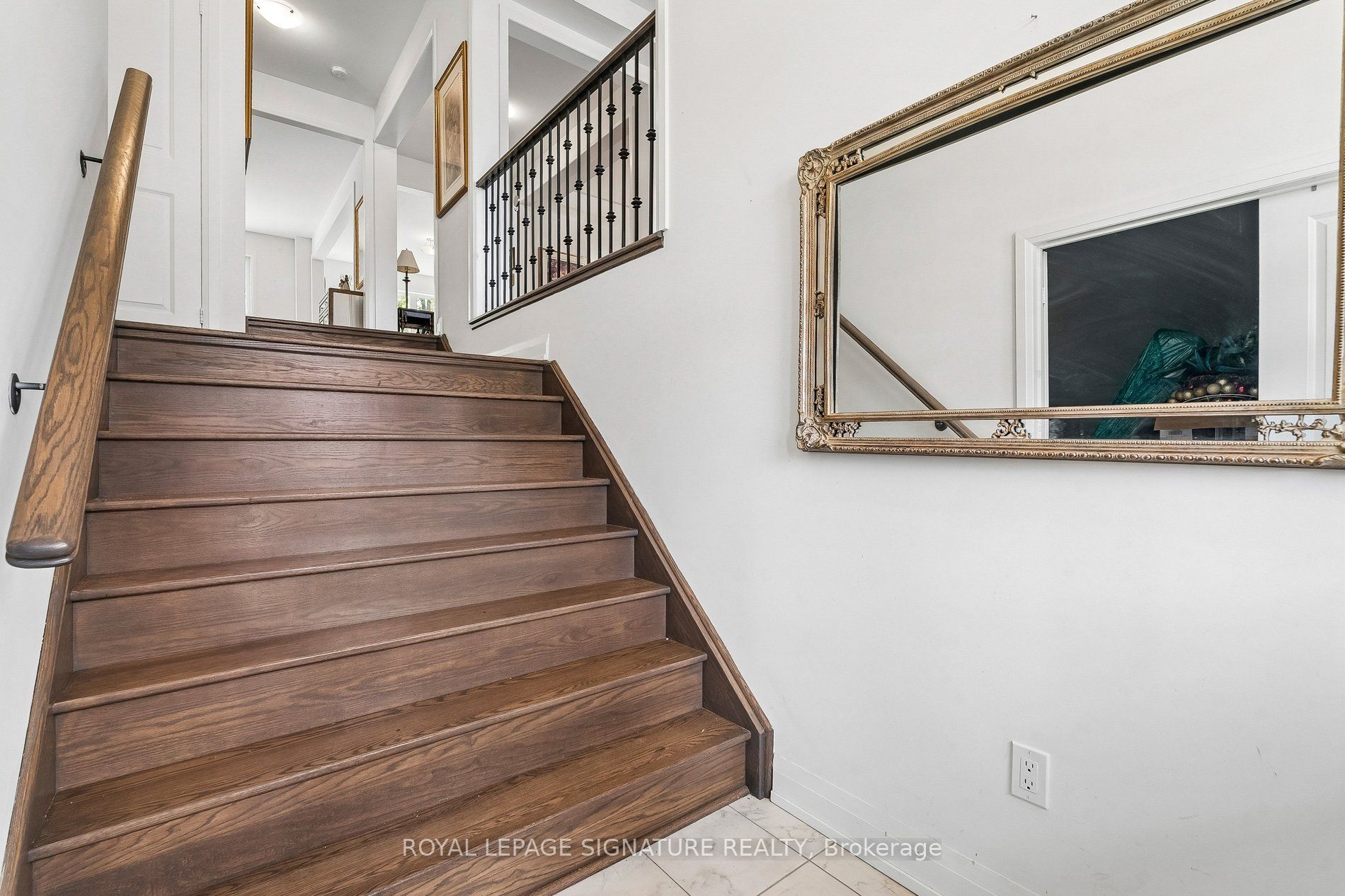 23 Cyprus Glen N/A, East Gwillimbury, ON L9N 0S9