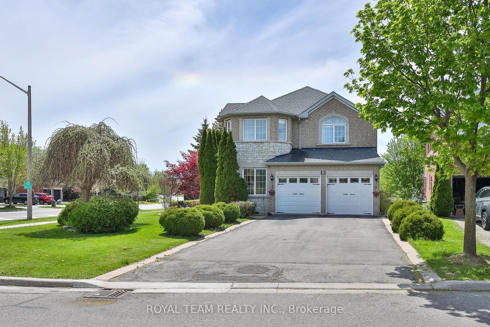 2 Sandway Crescent, Vaughan, ON L6A 2M1