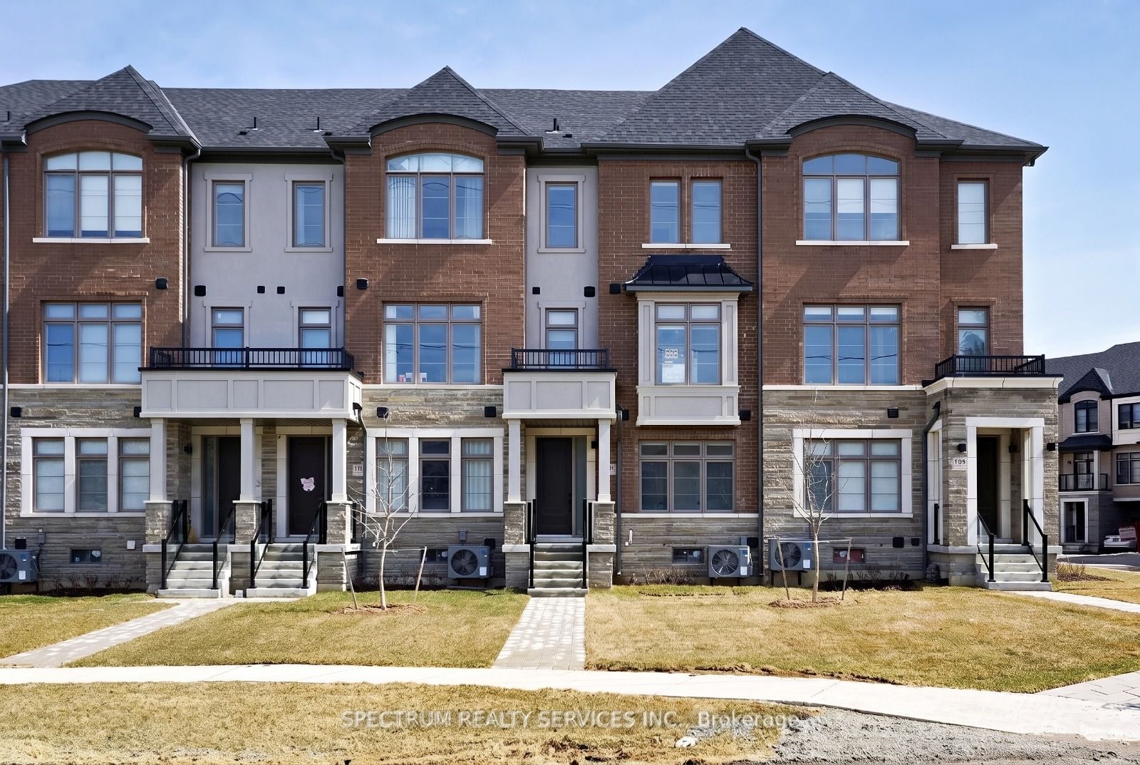 176 De La Roche Drive, Vaughan, ON L4H 5G4