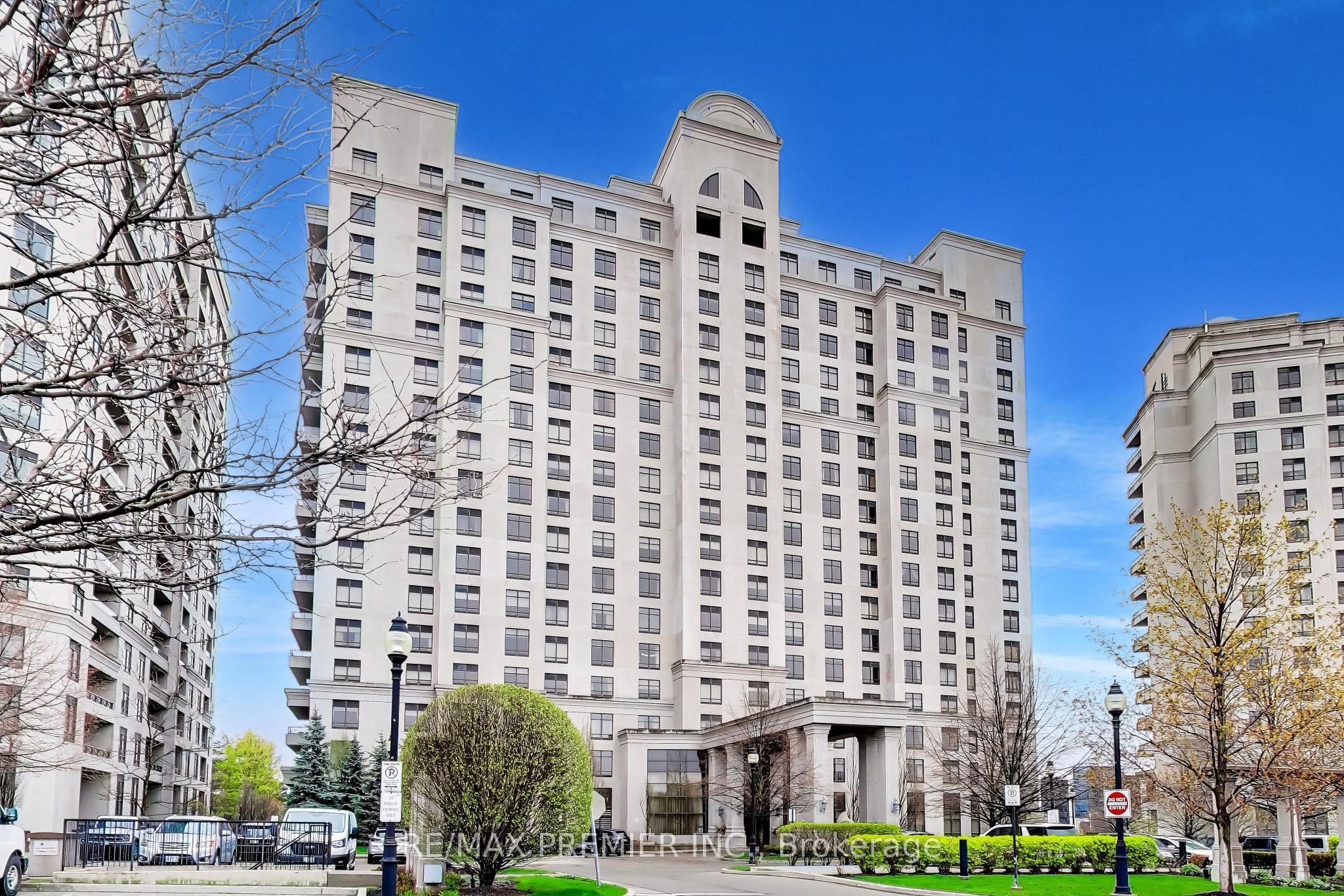 9245 Jane Street 1106, Vaughan, ON L6A 1H7